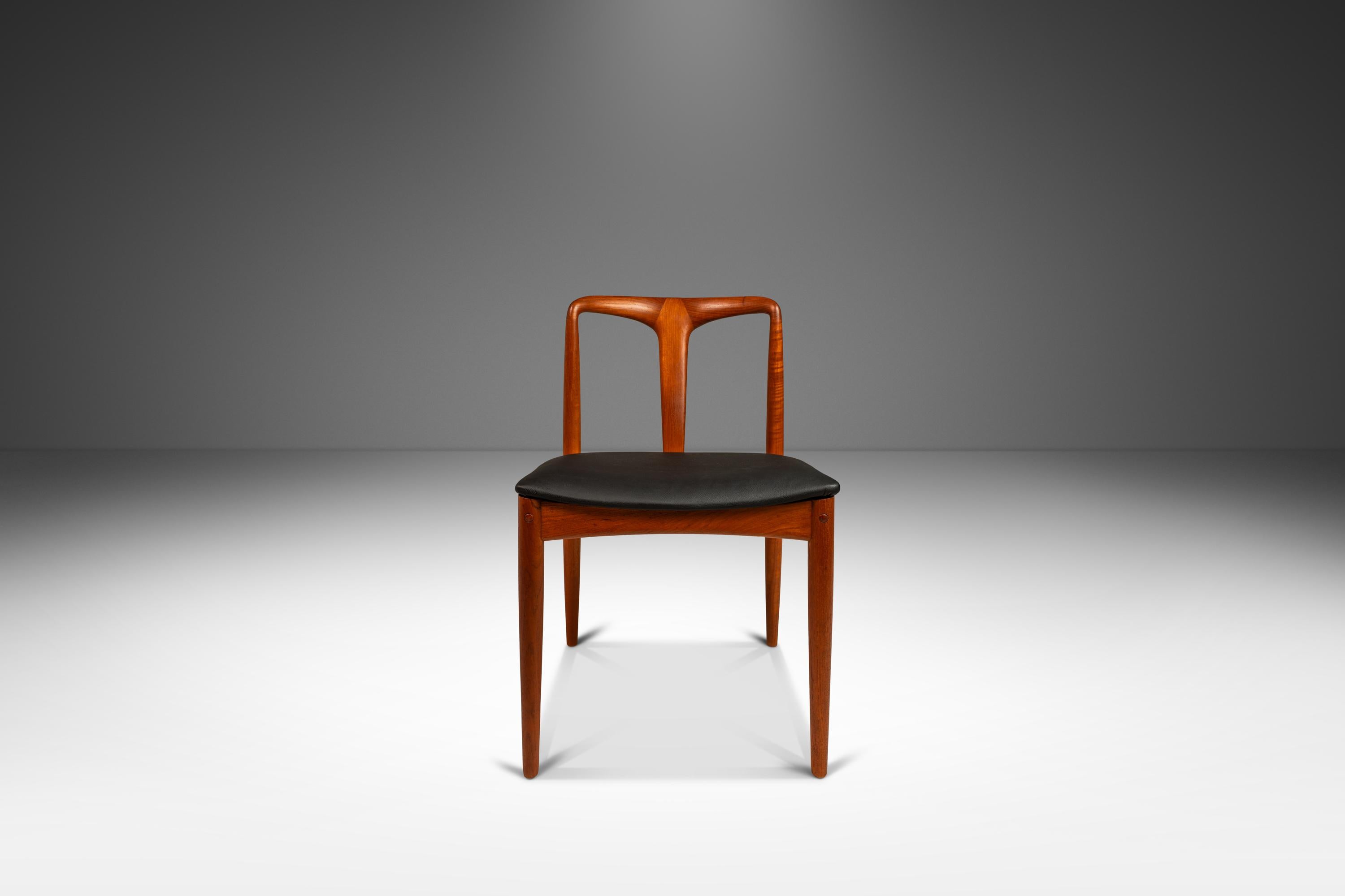 Teck Ensemble de 6 pièces  Chaises 'Juliane', Johannes Andersen, Uldum Møbelfabrik, Danemark, années 1960 en vente