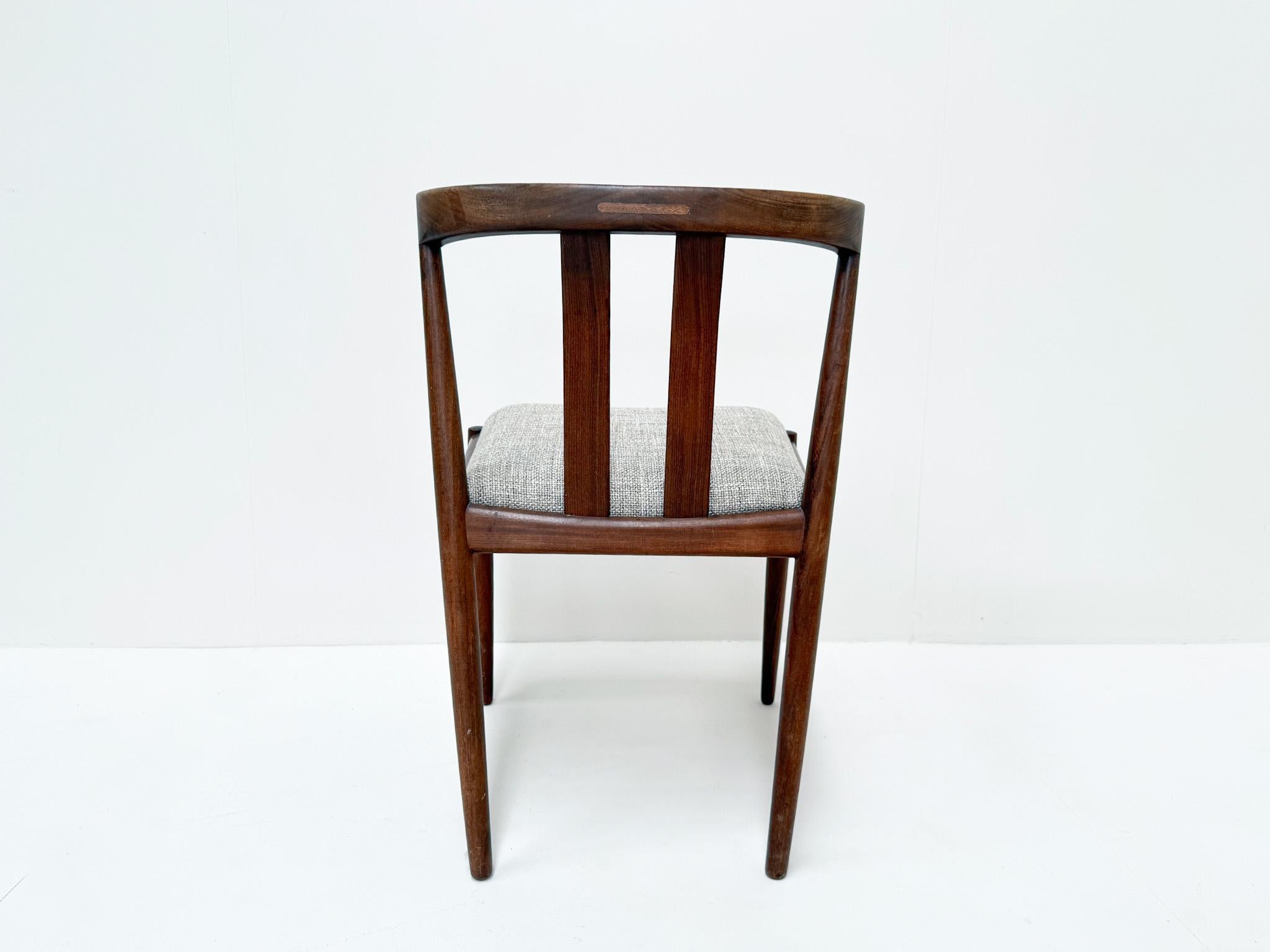 Set of 6 Kai Kristiansen Dining Chairs in Teak – Newly Upholstered For Sale 6