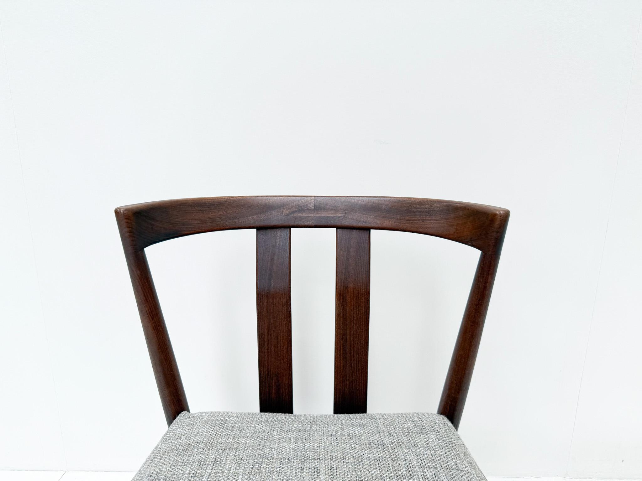Textile Set of 6 Kai Kristiansen Dining Chairs in Teak – Newly Upholstered For Sale