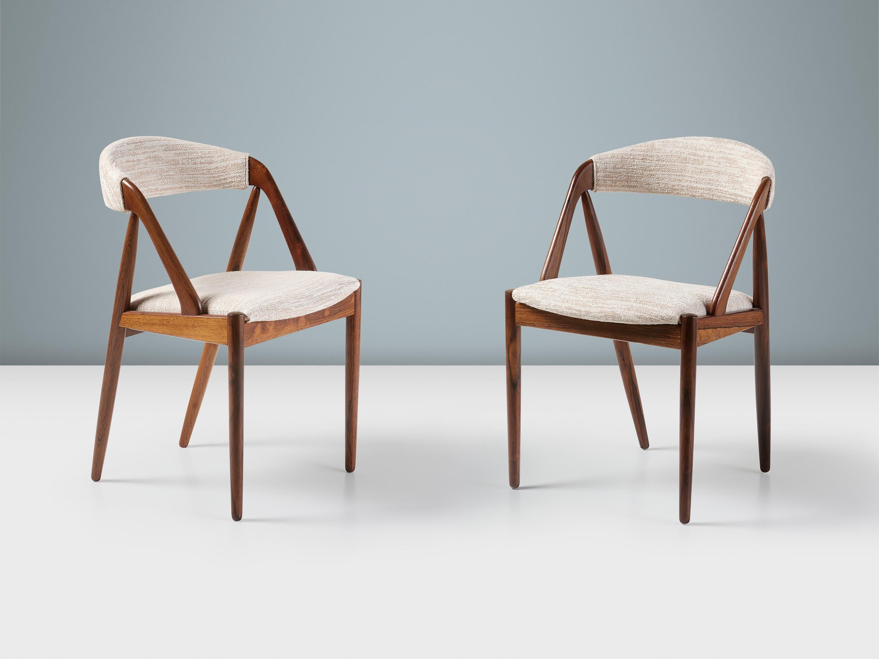 Kai Kristiansen - Chaises de salle à manger modèle 31

Un ensemble de 6 chaises de salle à manger produites par Skovman Andersen Mobelfabrik au début des années 1960 et conçues par le maître du design danois du milieu du siècle : Kai Kristiansen.