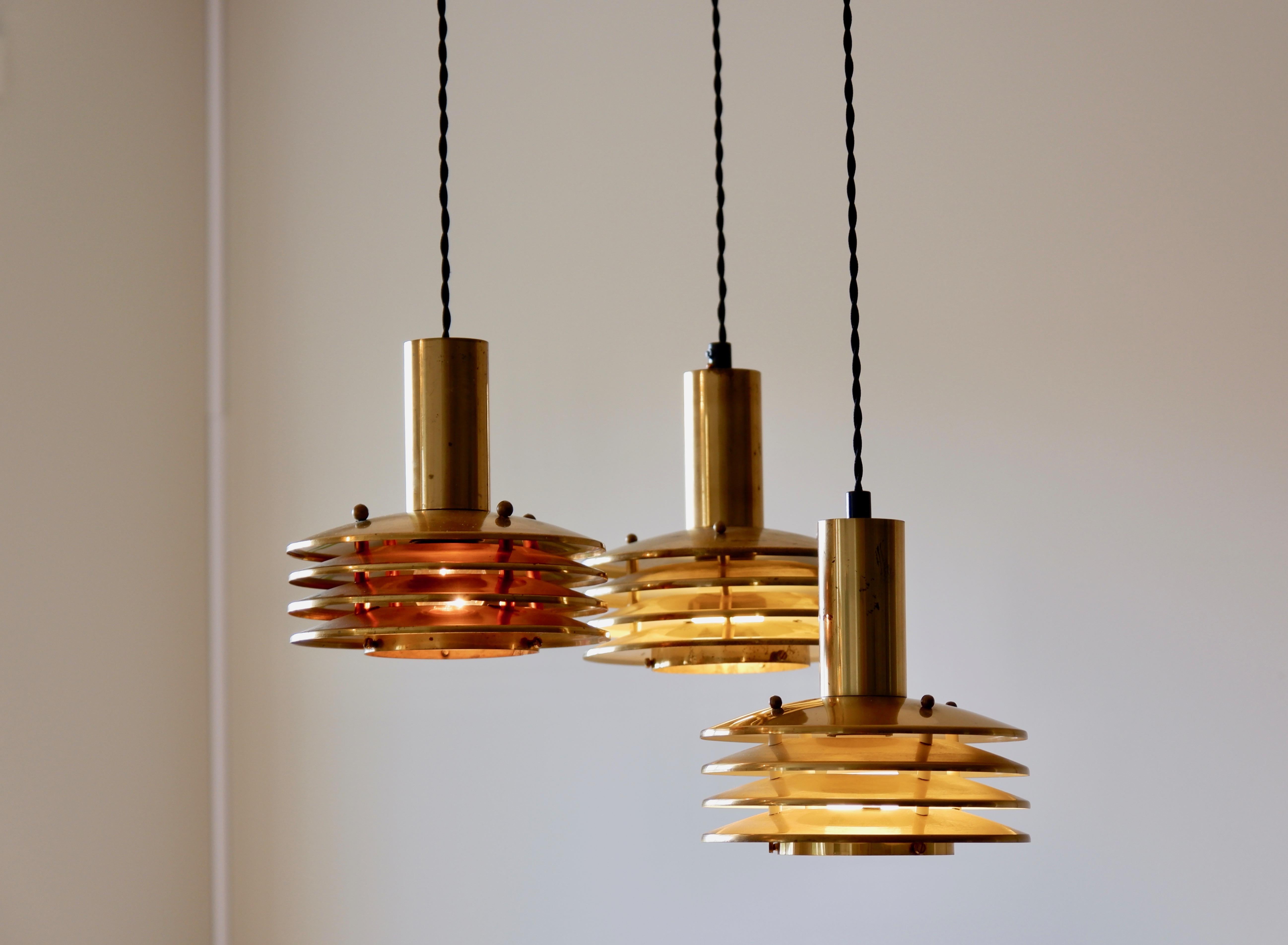 Set of 6 Kai Ruokonen lamp, Brass and glass, circa 1970. 12