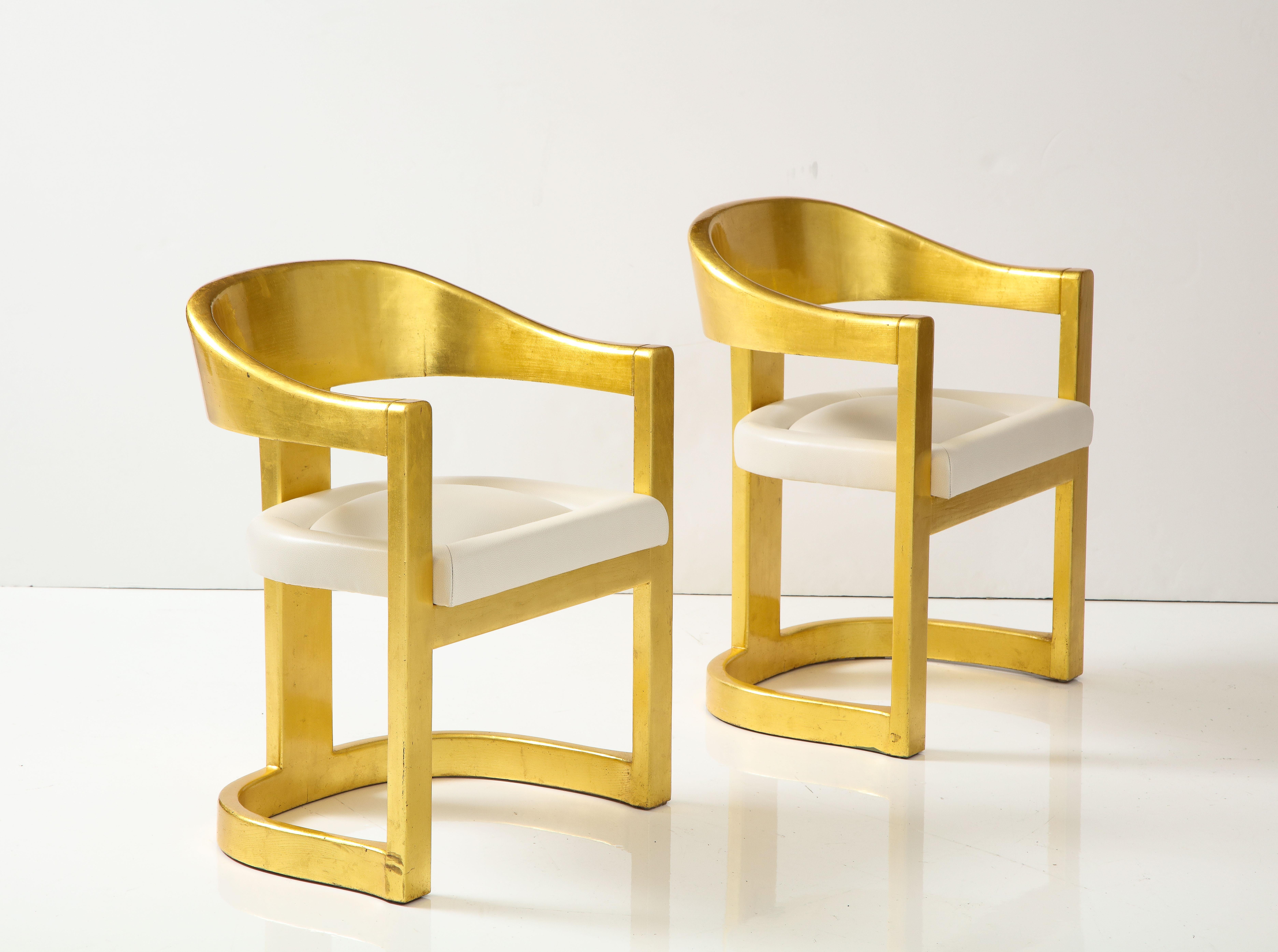 Satz von 6 Karl-Springer- Onassis-Stühlen in Gold mit Lederpolsterung (Ende des 20. Jahrhunderts) im Angebot