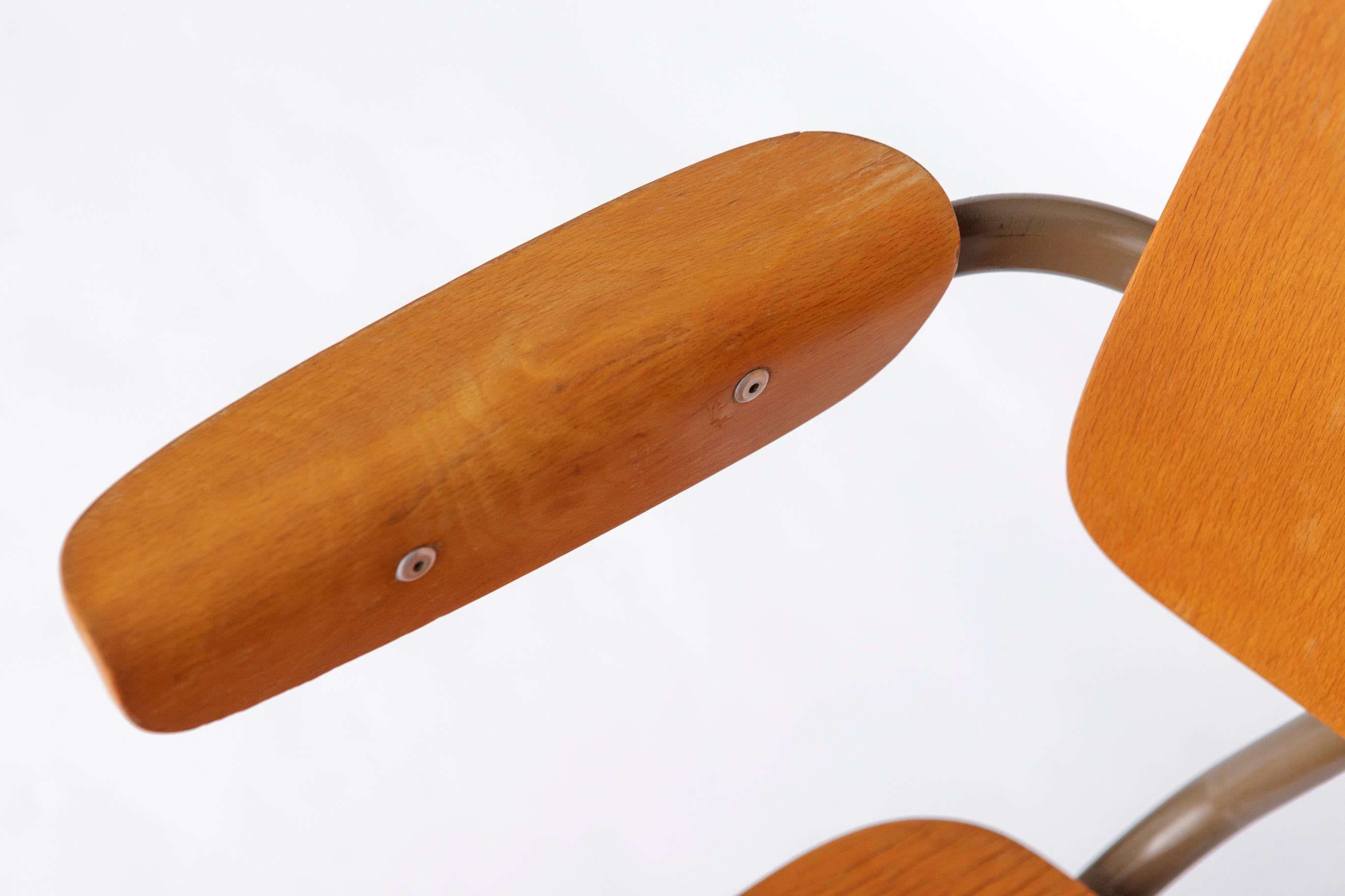 Ensemble de 6 chaises empilables Kho Liang Ie - CAR Katwijk, 1950s Mid-Century Modern en vente 1