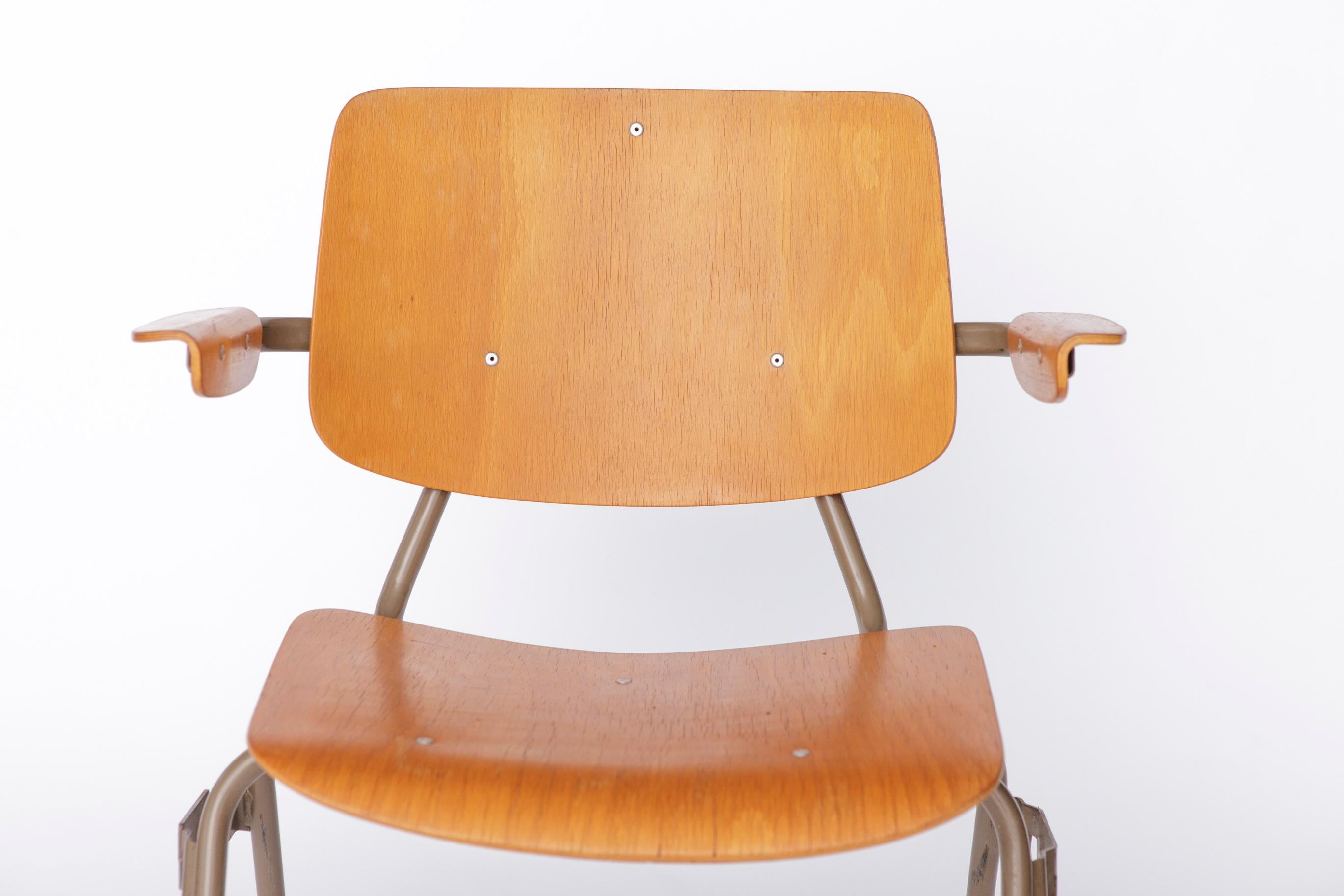 Ensemble de 6 chaises empilables Kho Liang Ie - CAR Katwijk, 1950s Mid-Century Modern en vente 2