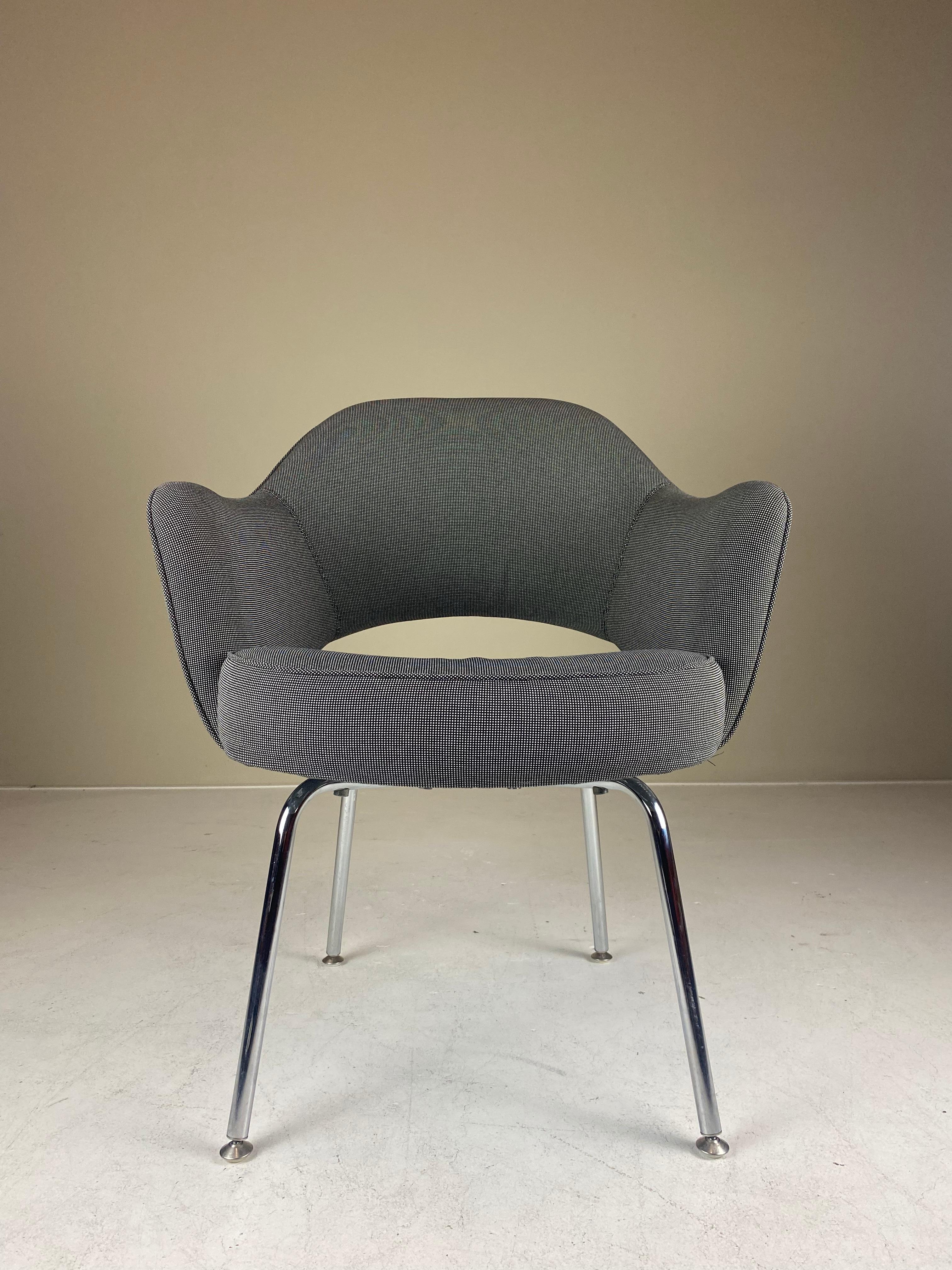 American Set of 6 Knoll Studio No. 71 Executive/ Conference Armchairs by Eero Saarinen