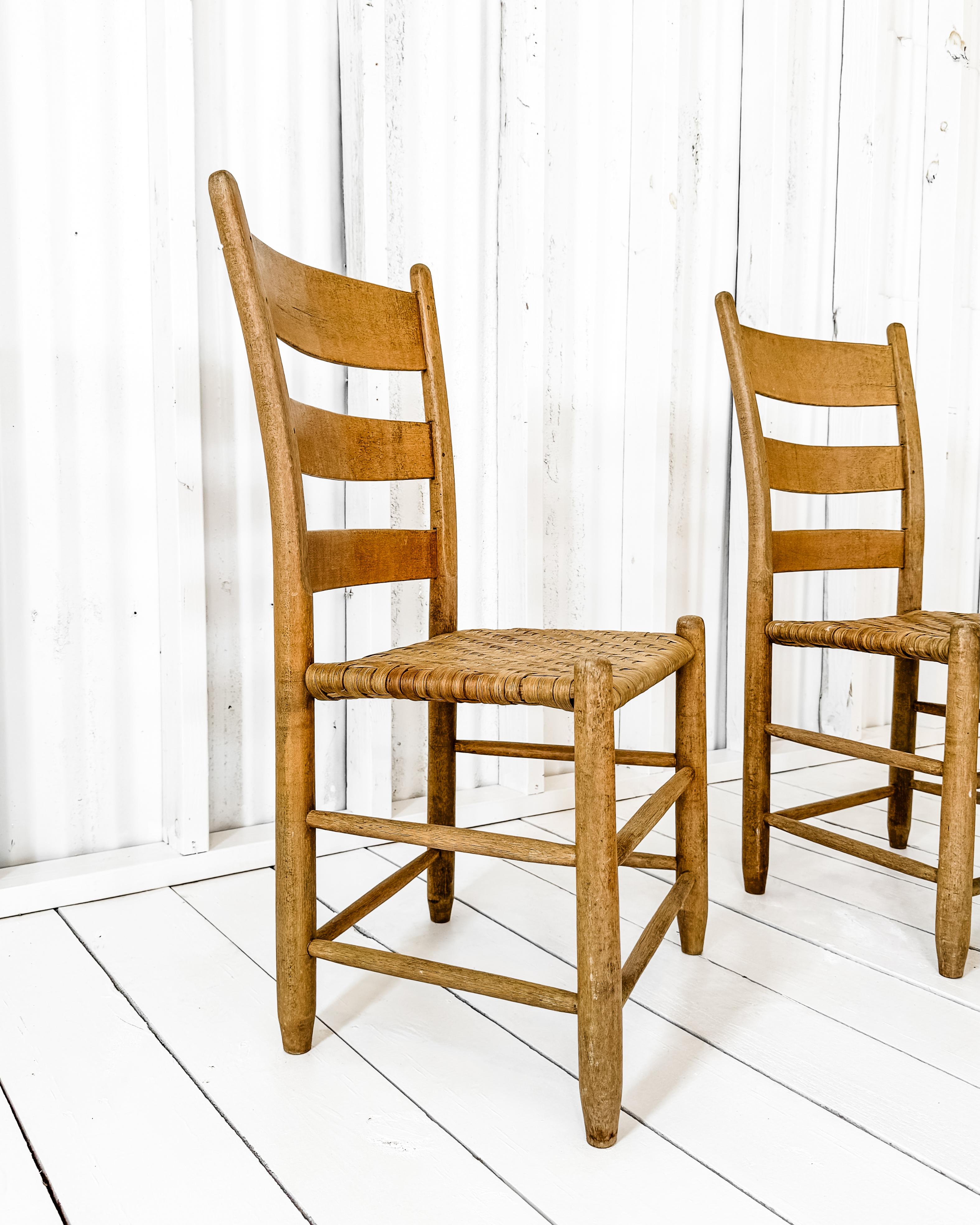 Set of 6 Ladder Back Chairs with Wood Splint Seats In Good Condition In Mckinney, TX