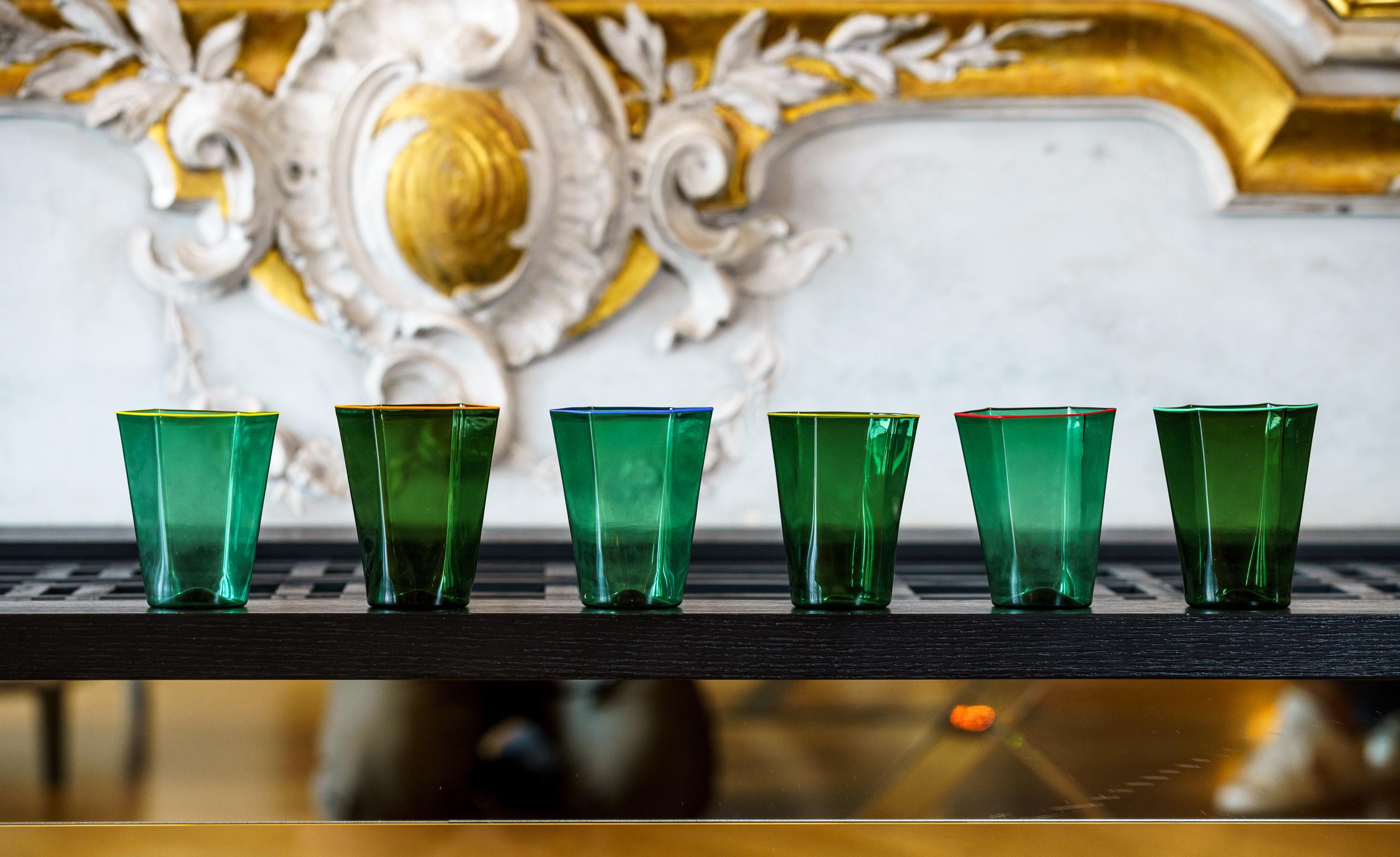 Set of 6 LAGUNA glasses with rims in different colors, by Giberto Venezia For Sale 2