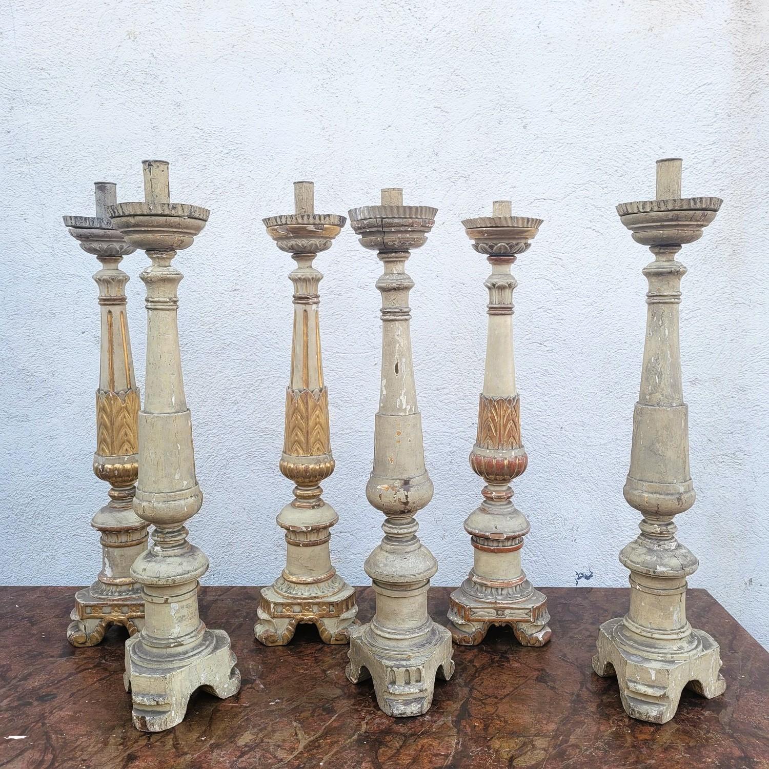 Set Of 6 Large Lacquered And Gilded Wooden Candlesticks, Early 19th Century en vente 3