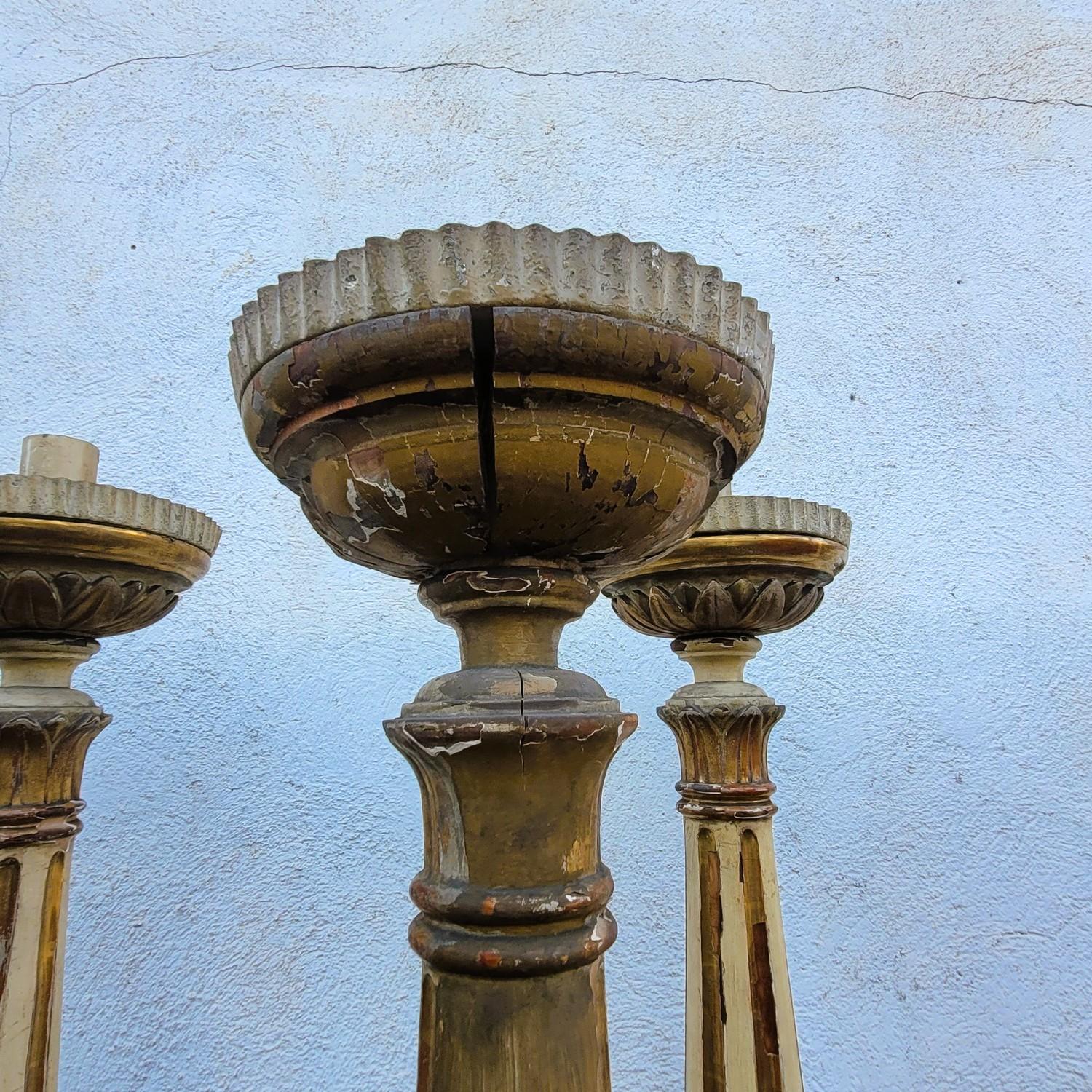 Set Of 6 Large Lacquered And Gilded Wooden Candlesticks, Early 19th Century en vente 4