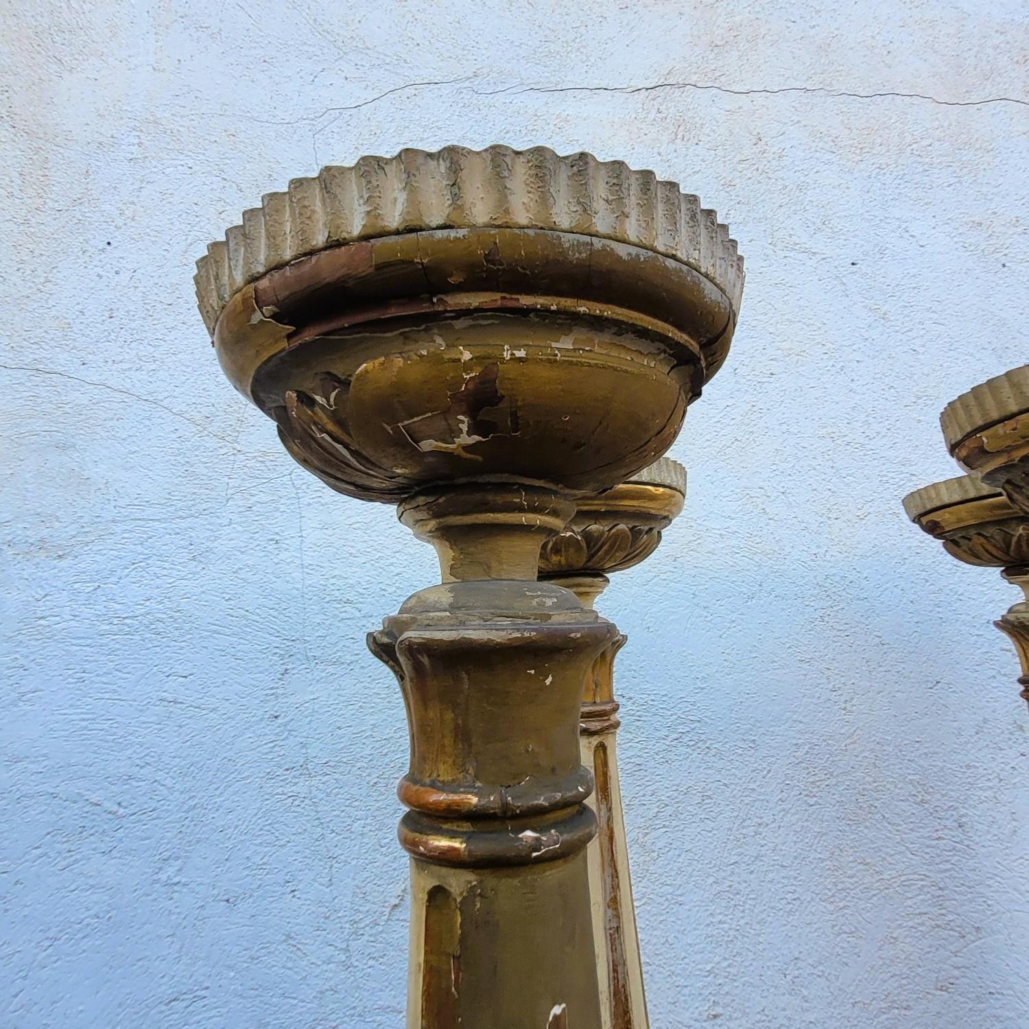 Set Of 6 Large Lacquered And Gilded Wooden Candlesticks, Early 19th Century en vente 5