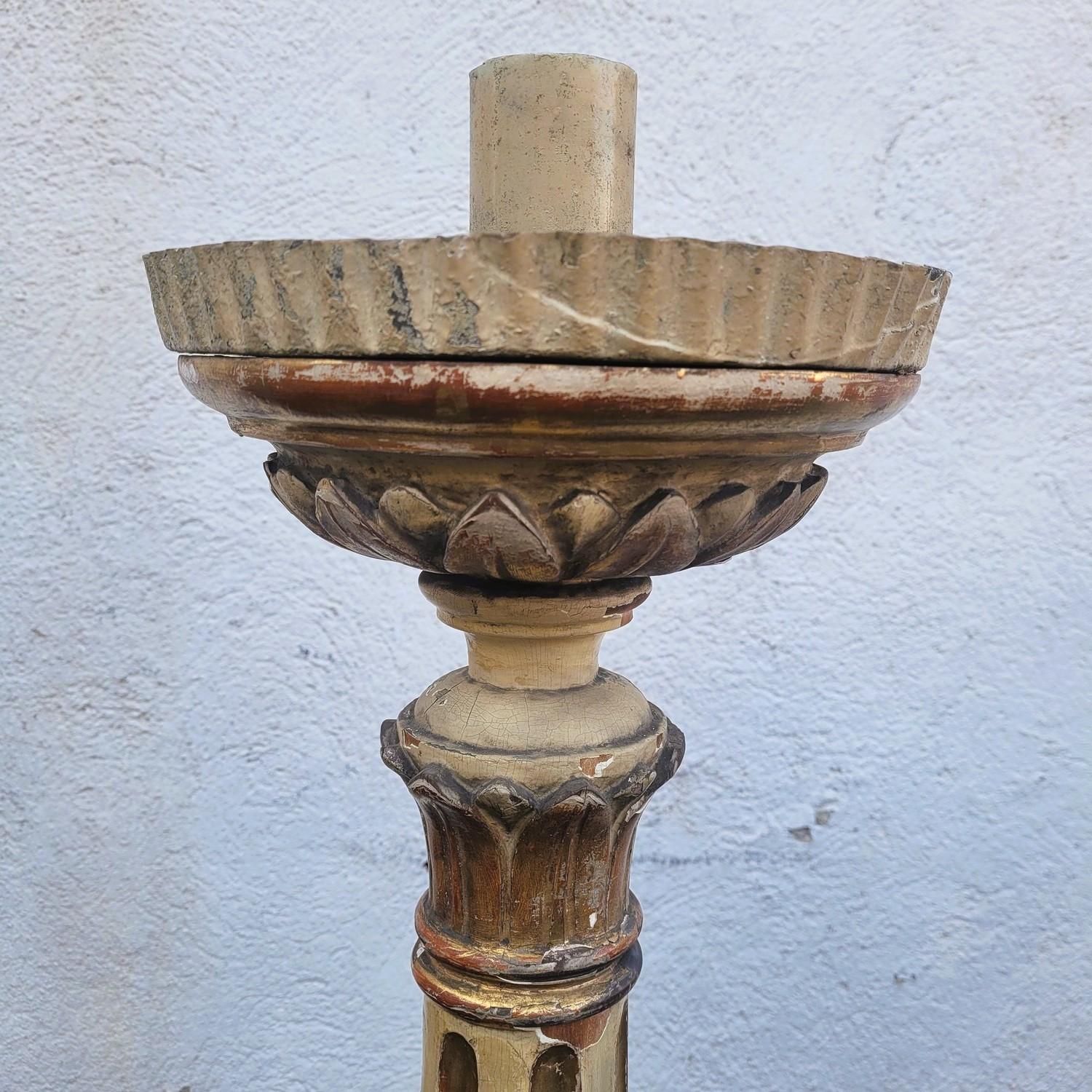 Set Of 6 Large Lacquered And Gilded Wooden Candlesticks, Early 19th Century en vente 8