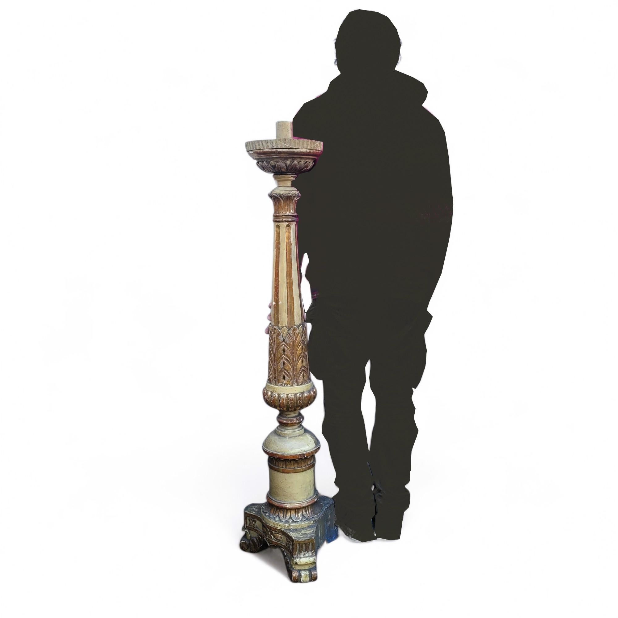 Set Of 6 Large Lacquered And Gilded Wooden Candlesticks, Early 19th Century en vente 9