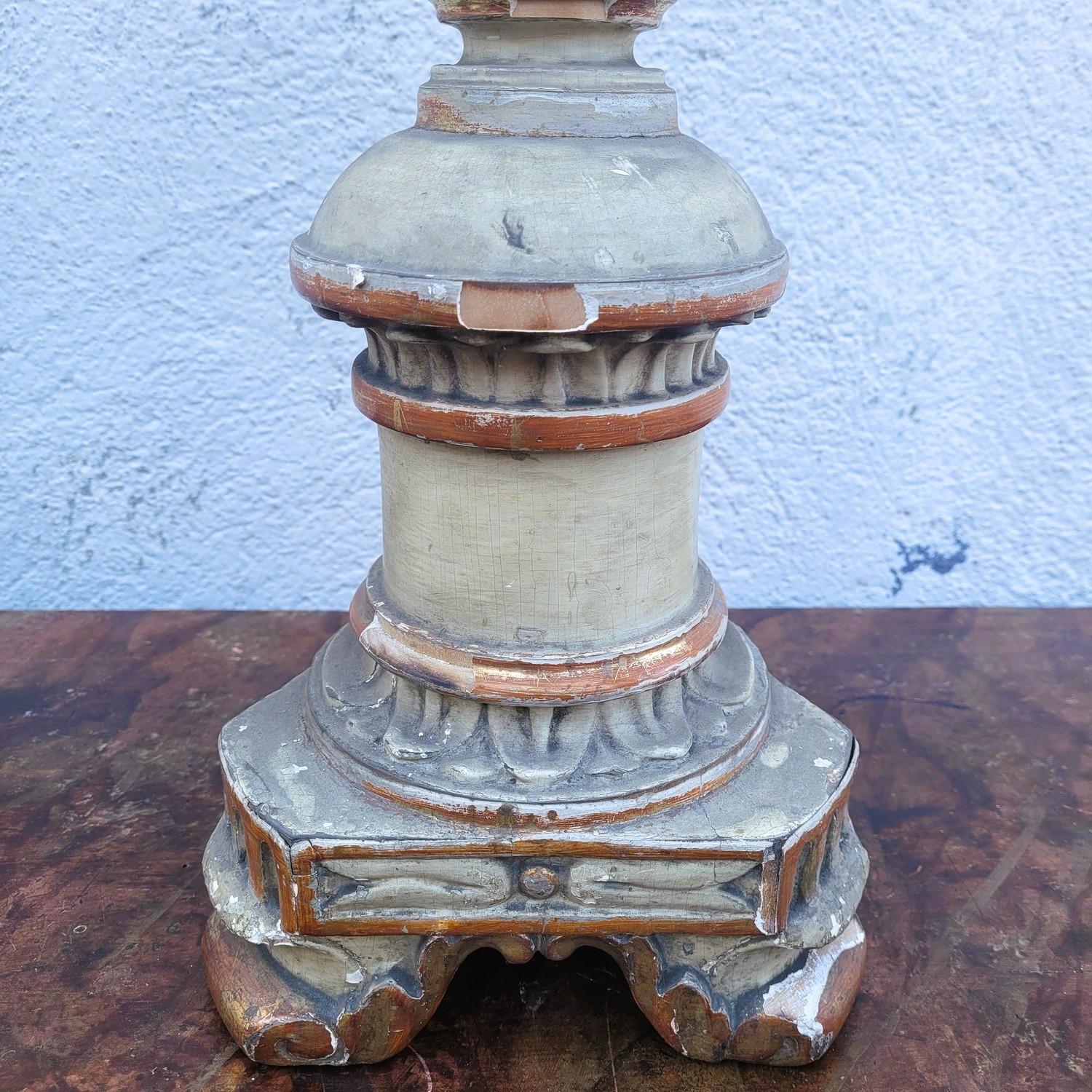 Set Of 6 Large Lacquered And Gilded Wooden Candlesticks, Early 19th Century Bon état - En vente à MARSEILLE, FR