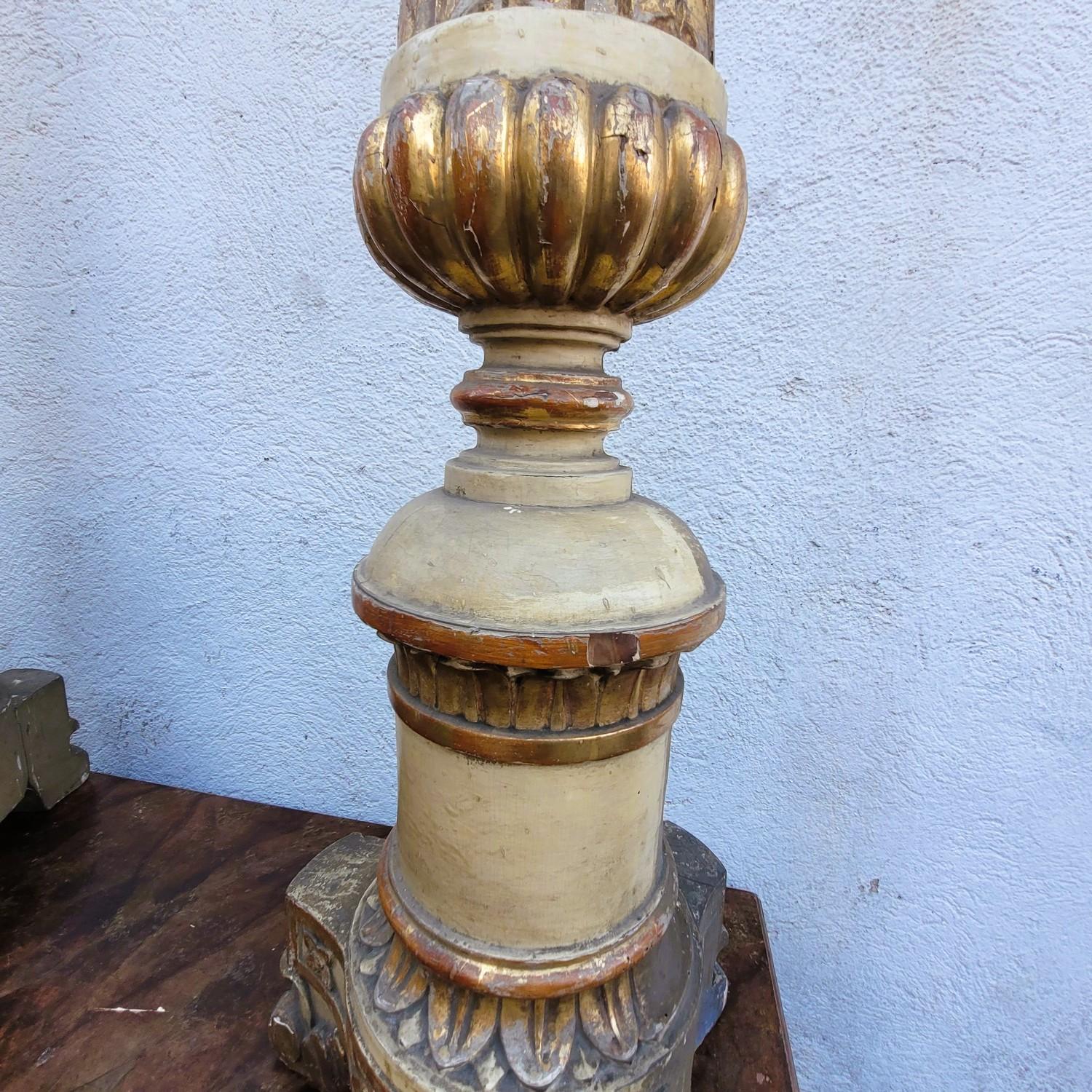 Set Of 6 Large Lacquered And Gilded Wooden Candlesticks, Early 19th Century en vente 2