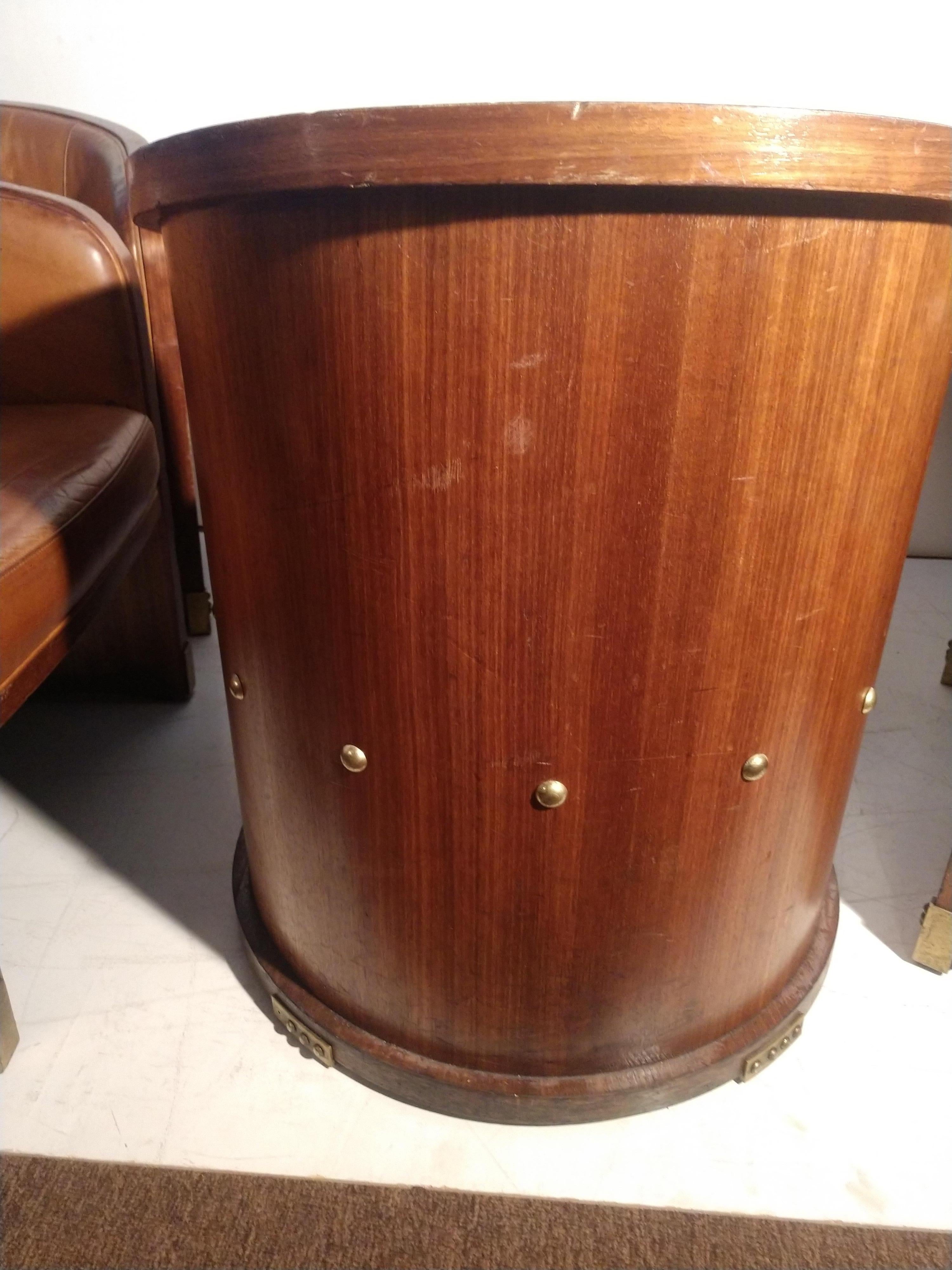 American Set of 6 Leather and Walnut Barrel Back Lounge Dining Chairs
