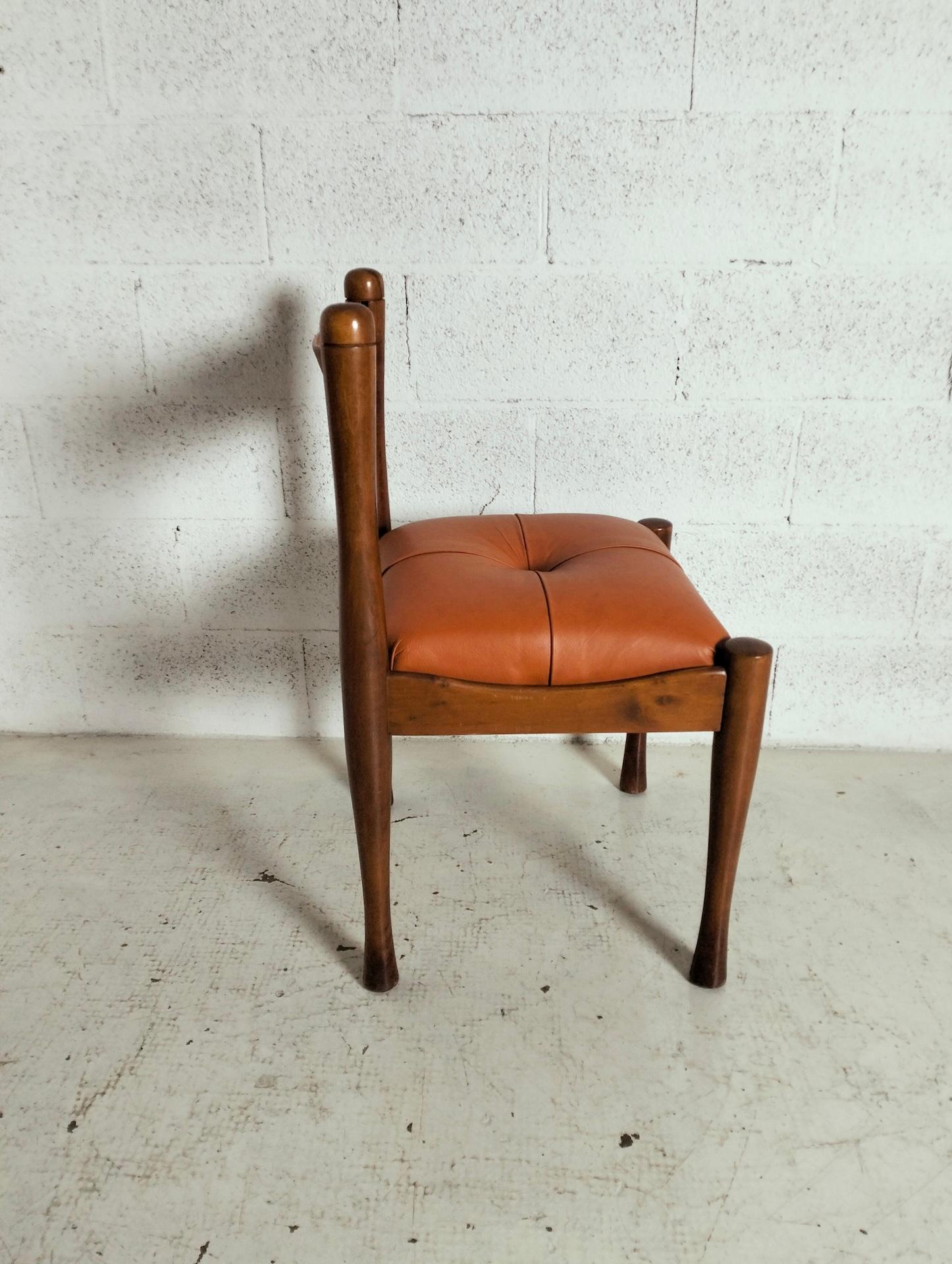Set of 6 leather and walnut chairs by Silvio Coppola for Bernini 70s 5