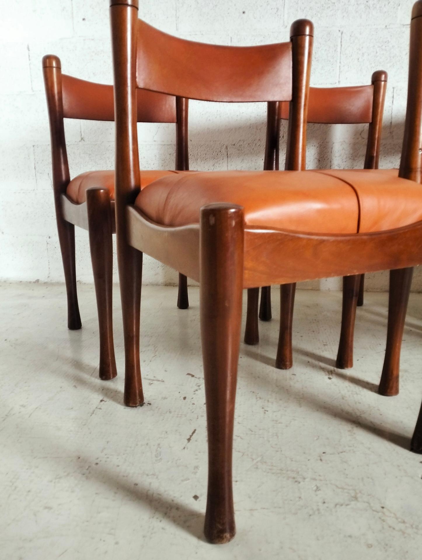 Leather Set of 6 leather and walnut chairs by Silvio Coppola for Bernini 70s