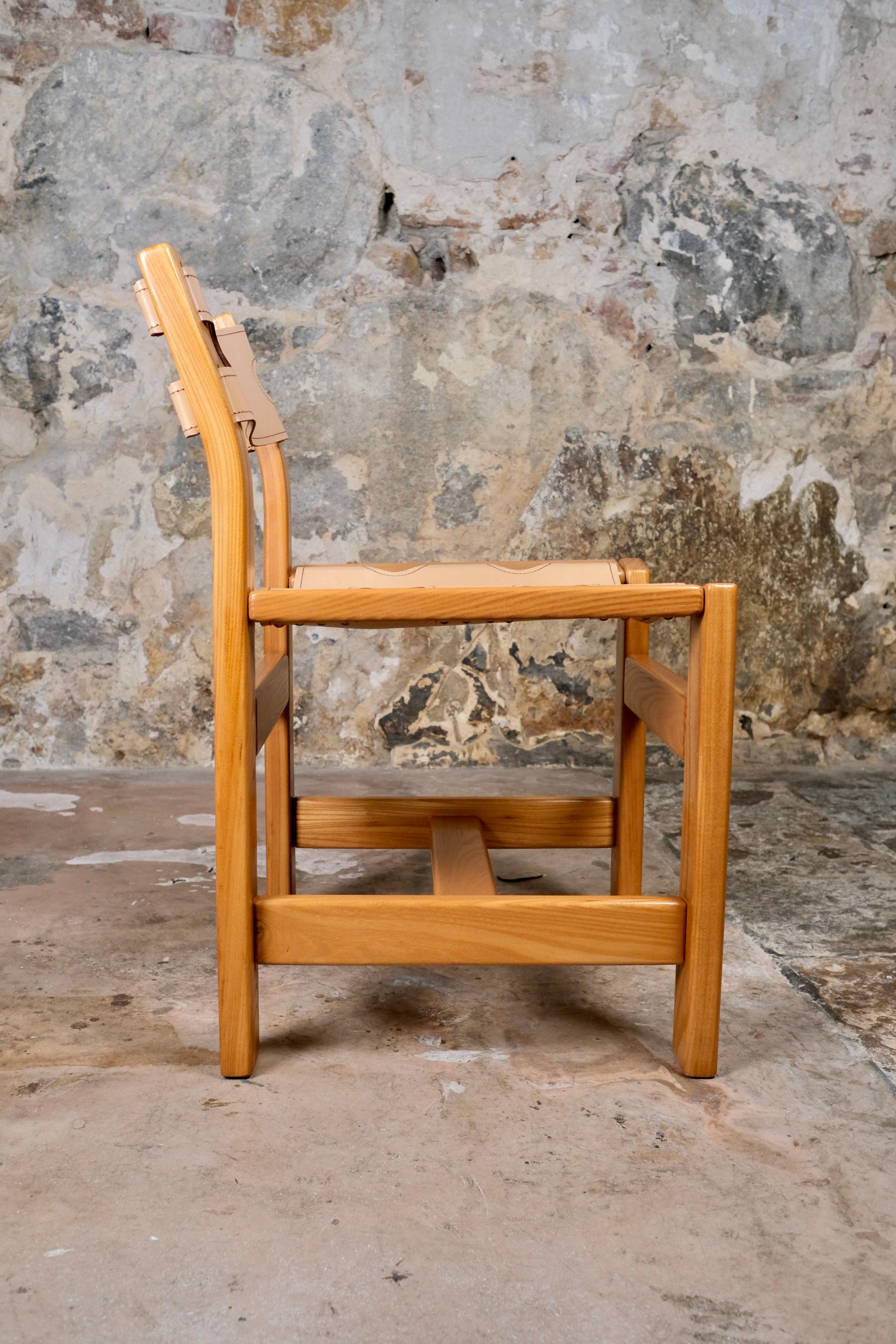 Set of 6 leather chairs by Maison Regain, made in France, 1980s For Sale 4