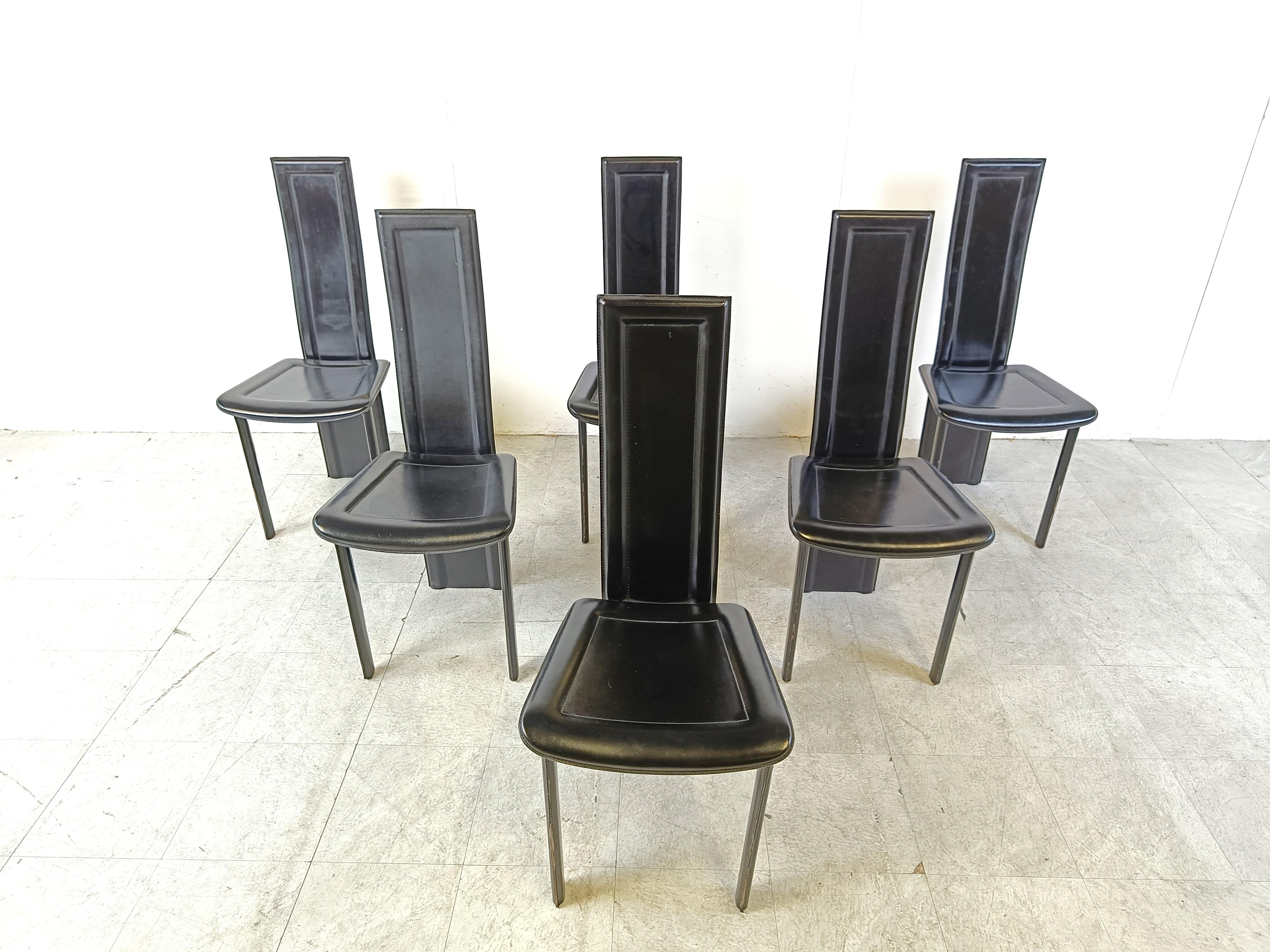 Set of 6 black italian leather high back dining chairs.

beautiful sleek and timeless design.

The chairs are in good condition

1980s - Italy

Dimensions
Height: 107cm
Width 45cm
Depth: 42cm
Seat height: 47cm
Ref.: 600441

*Price is for the set