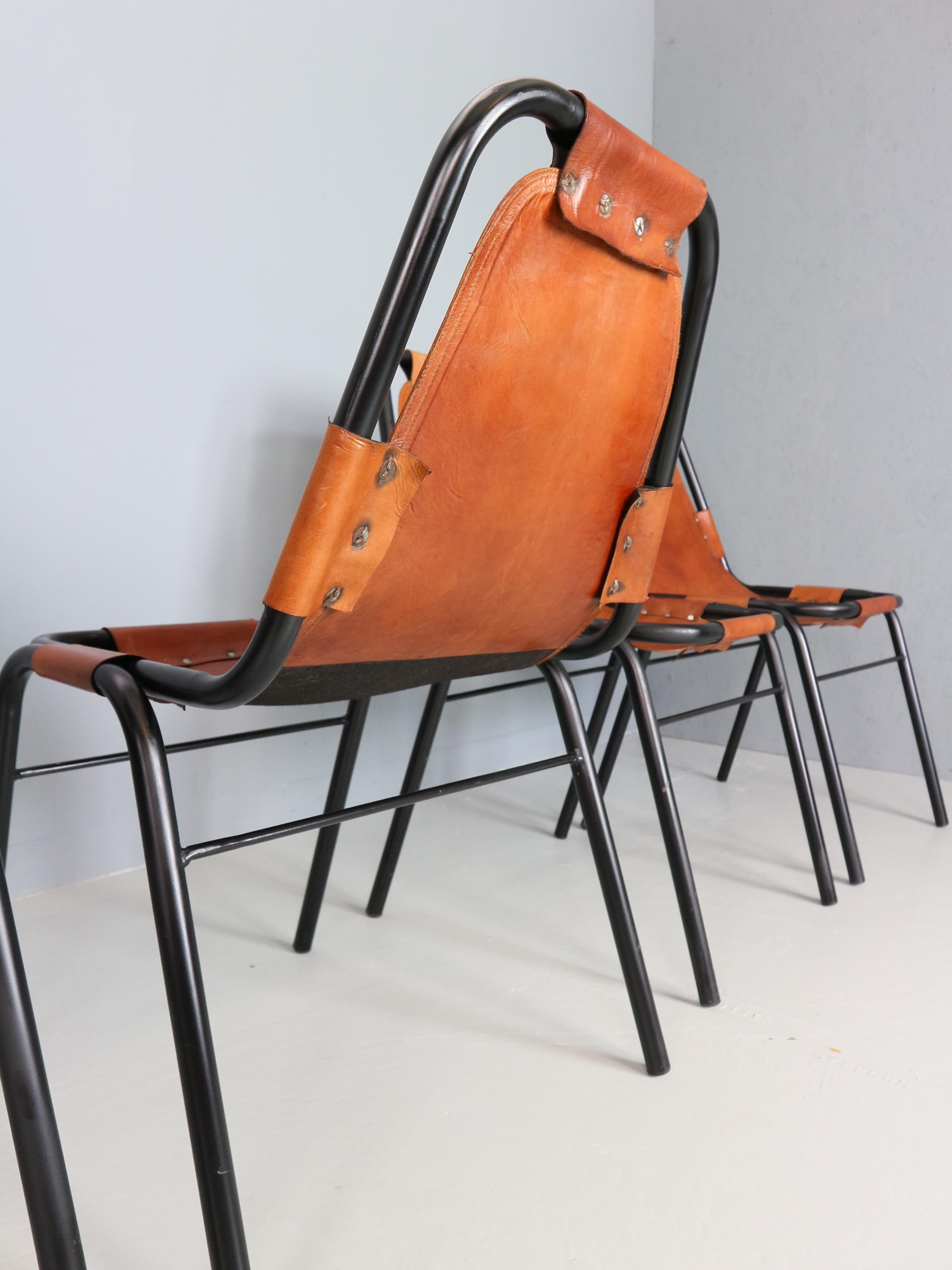 Set di 6 sedie da pranzo Les Arcs in pelle cognac selezionate da C.Perriand anni '60 in vendita 10