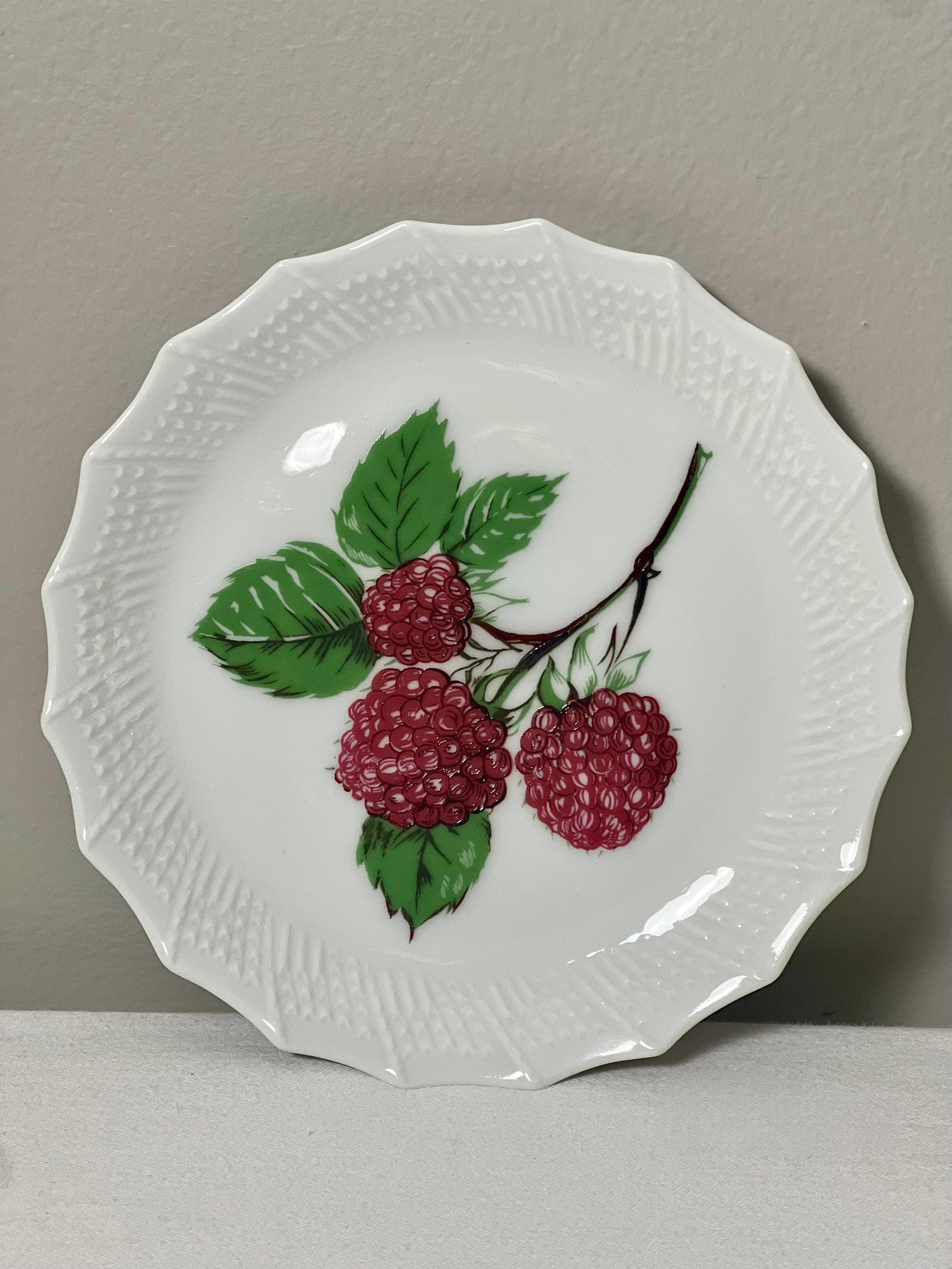Set von 6 Limoges-Früchten-Dessert- oder Käsetellern mit verschiedenen Früchten, Frankreich im Zustand „Gut“ im Angebot in Doylestown, PA