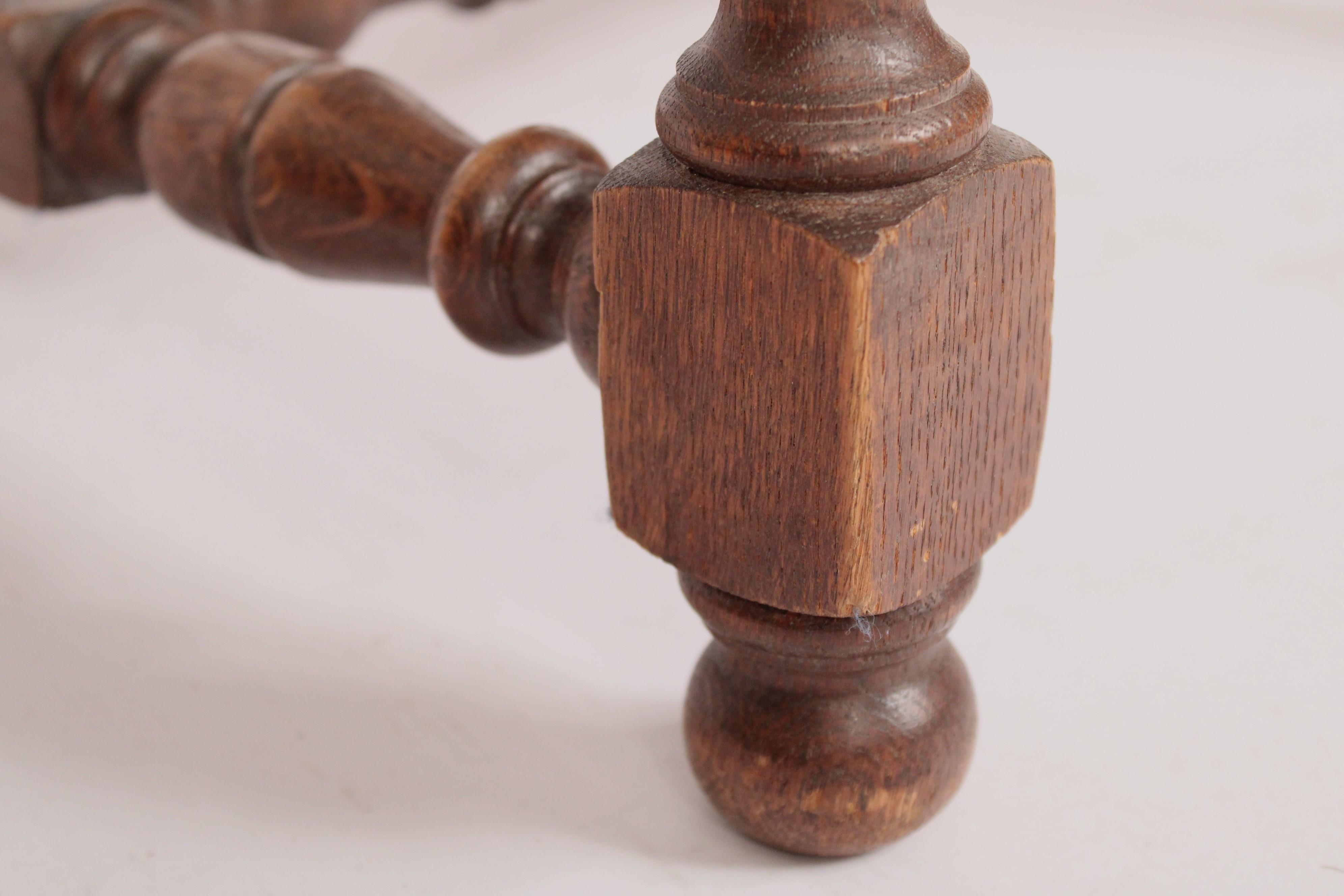 Set di 6 sedie da sala da pranzo in Oak in stile Luigi XIV in vendita 6