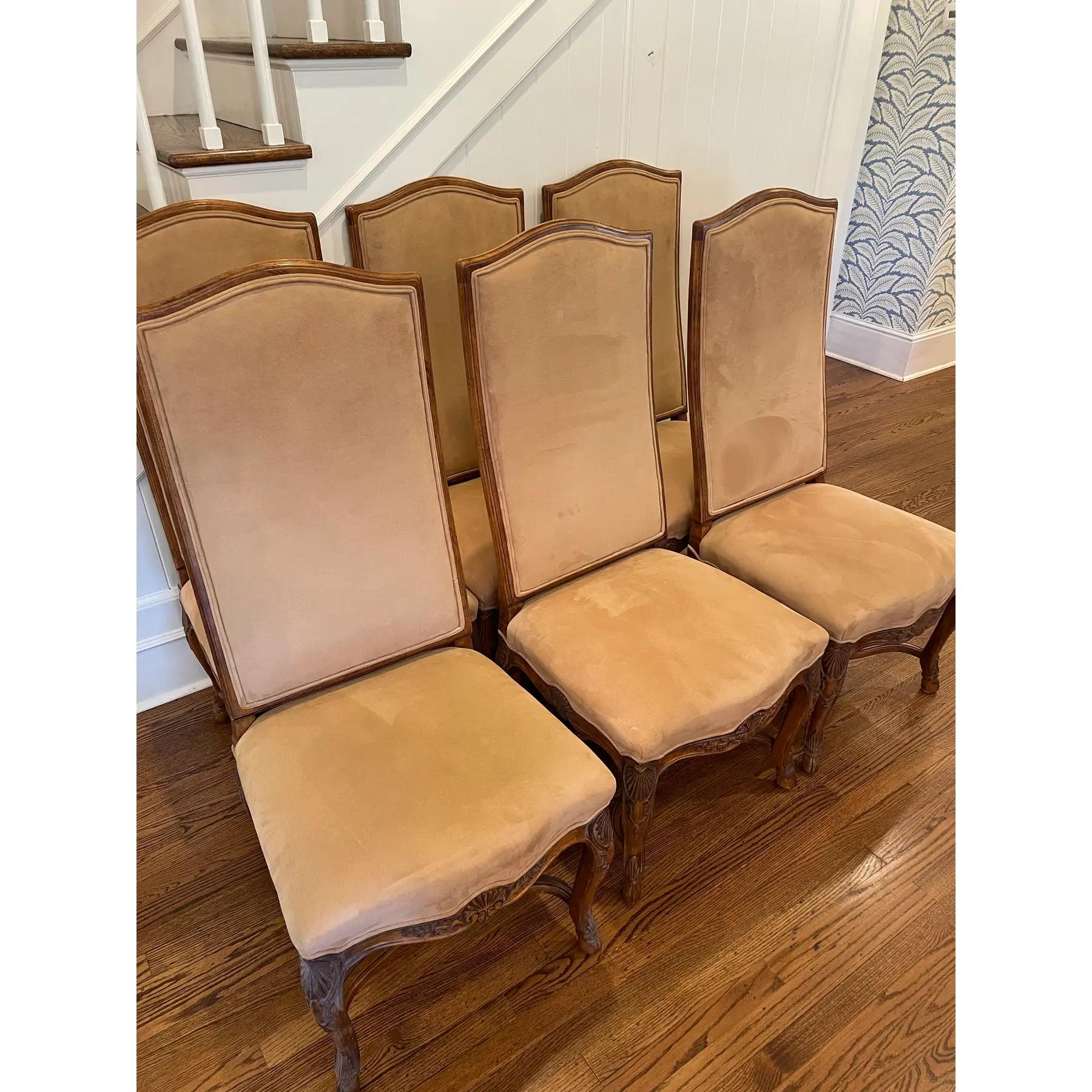 Set di 6 sedie da pranzo in velluto Tan in stile francese Luigi XV di Century Furniture in vendita 5