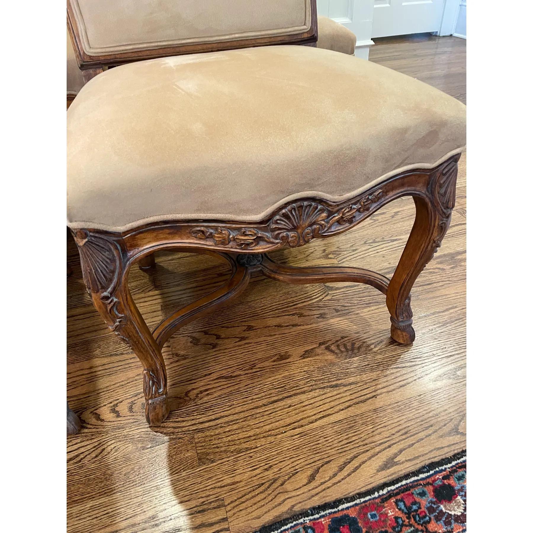 Tessuto Set di 6 sedie da pranzo in velluto Tan in stile francese Luigi XV di Century Furniture in vendita