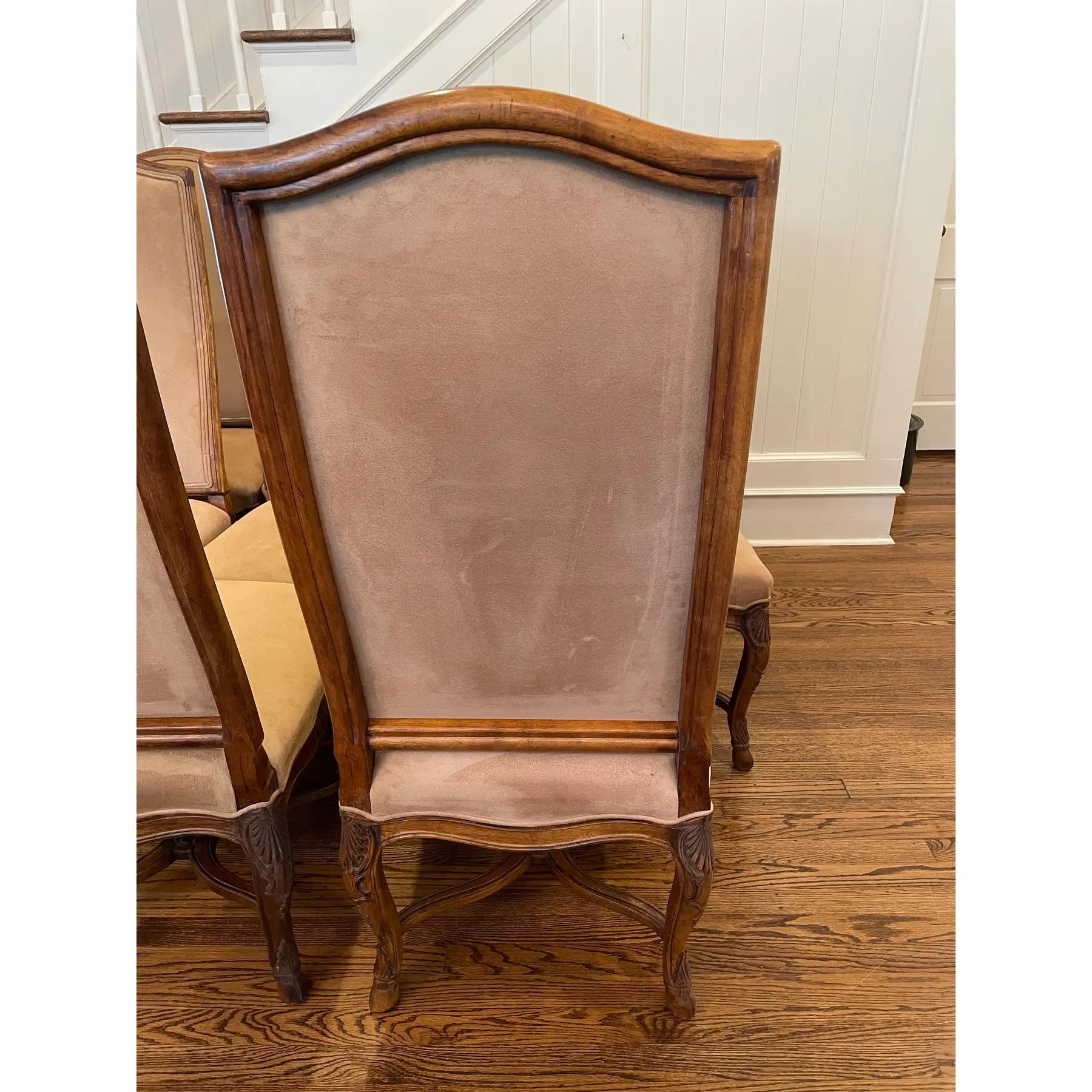 Set di 6 sedie da pranzo in velluto Tan in stile francese Luigi XV di Century Furniture in vendita 2