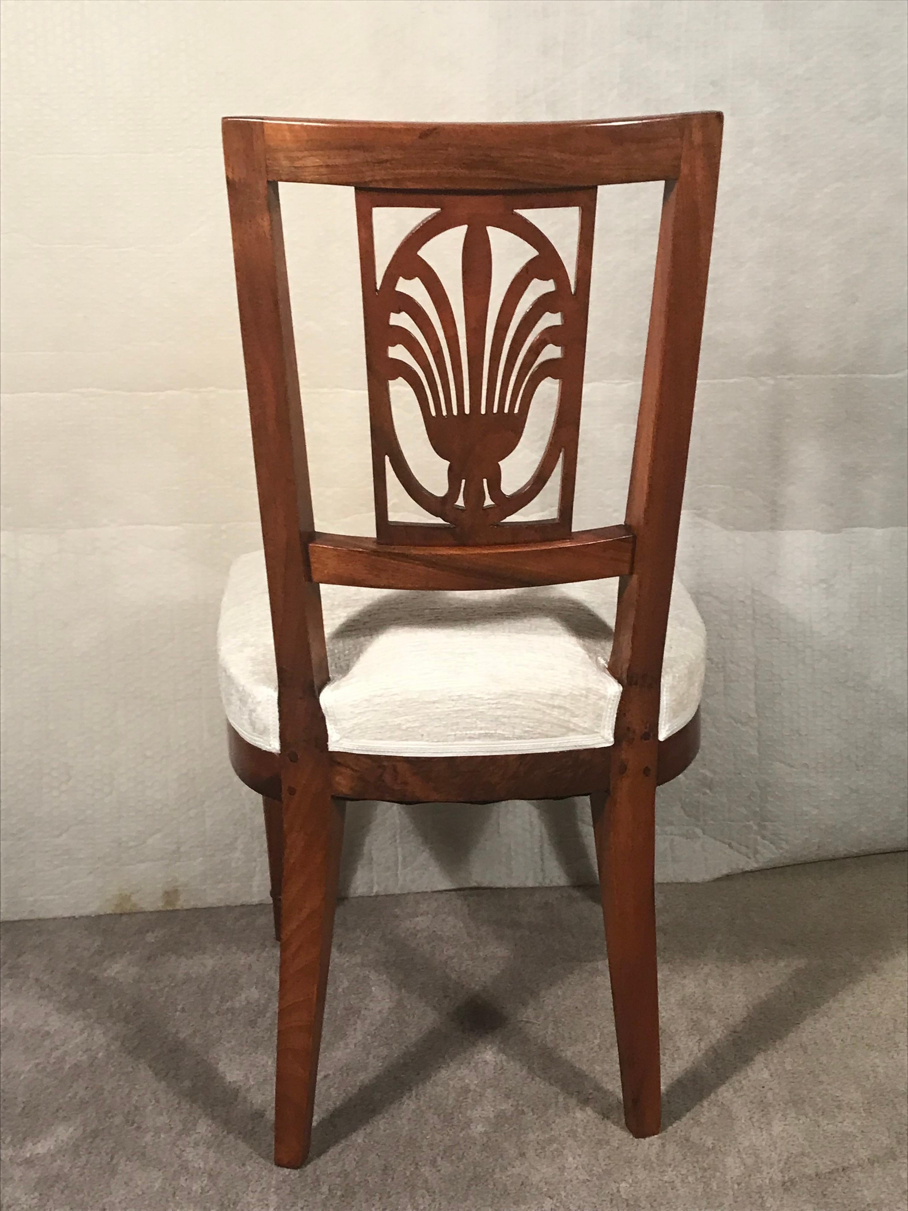 Set of 4 Louis XVI Chairs, Germany 1800, Walnut For Sale 2
