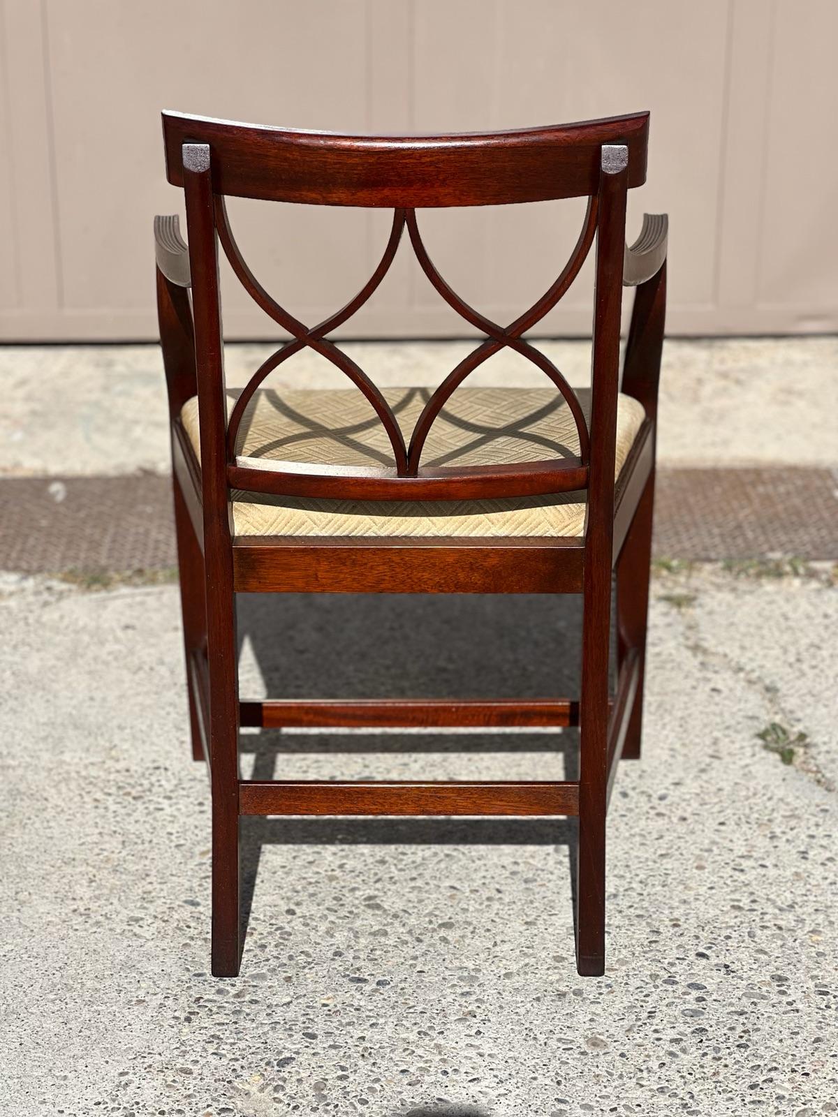 Sessel aus Mahagoni im viktorianischen Stil, hergestellt in England. Original-Stoffsitze.  Guter Zustand 1980