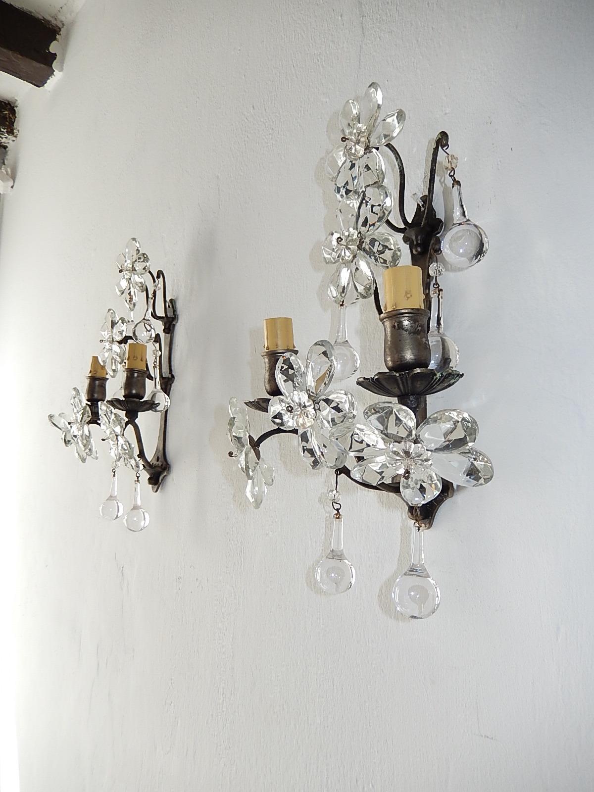 Set of 6 Maison Baguès Signed Crystal Flowers Sconces, circa 1940 In Good Condition In Modena (MO), Modena (Mo)