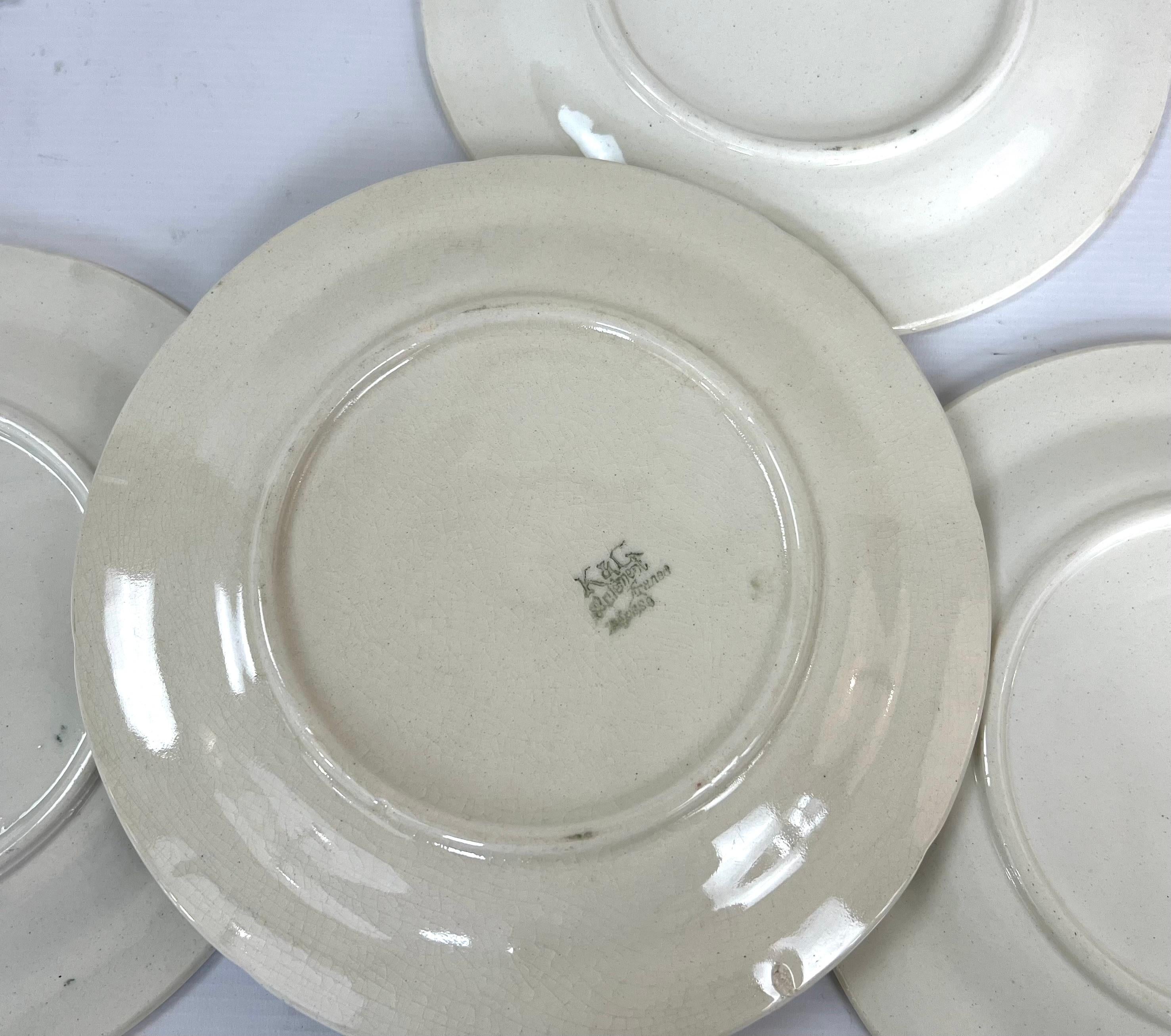 Set of 6 Majolica Asparagus Plates with Asparagus Serving Platter – Saint Clémen For Sale 4