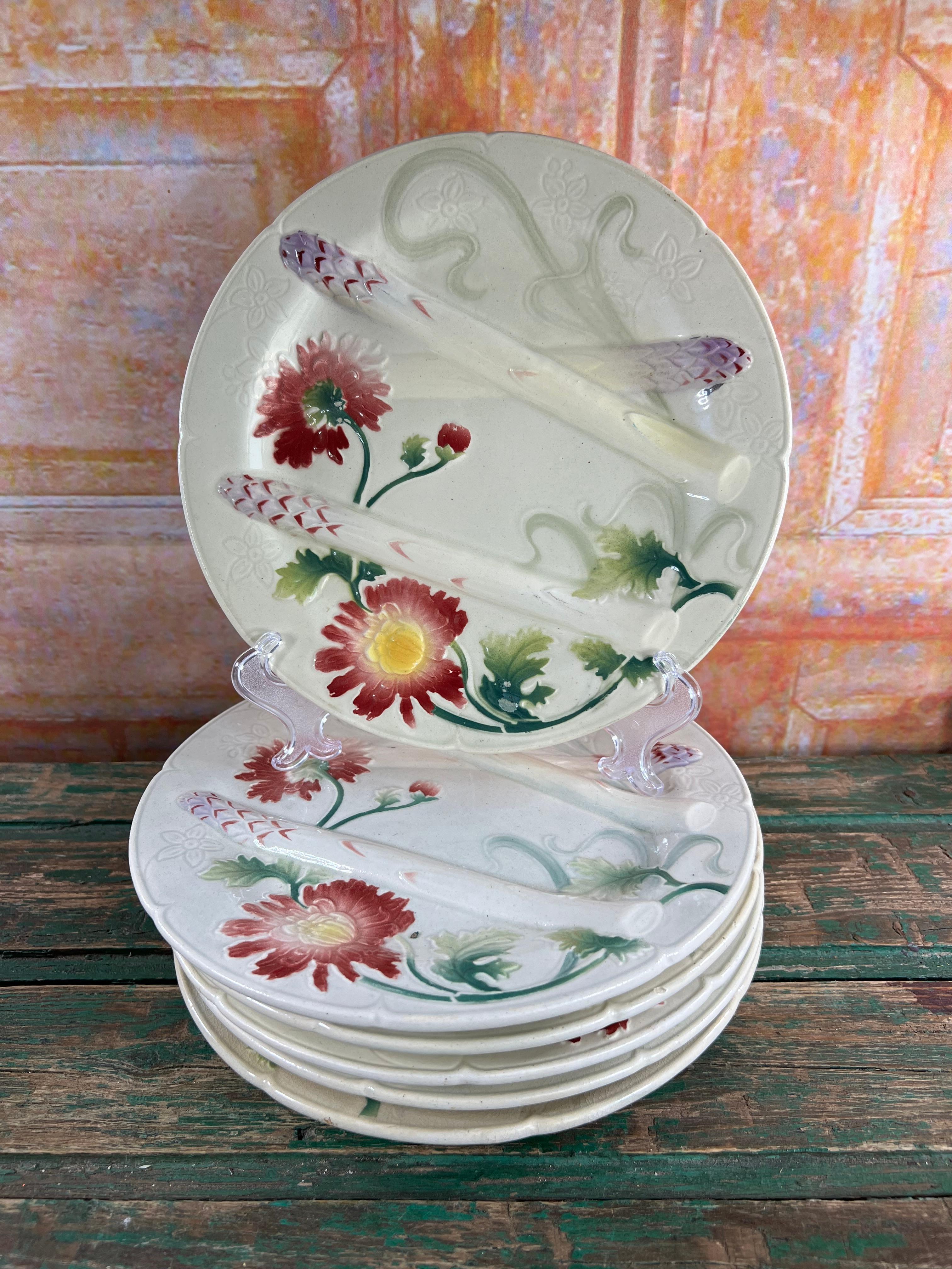 Faience Set of 6 Majolica Asparagus Plates with Asparagus Serving Platter – Saint Clémen For Sale