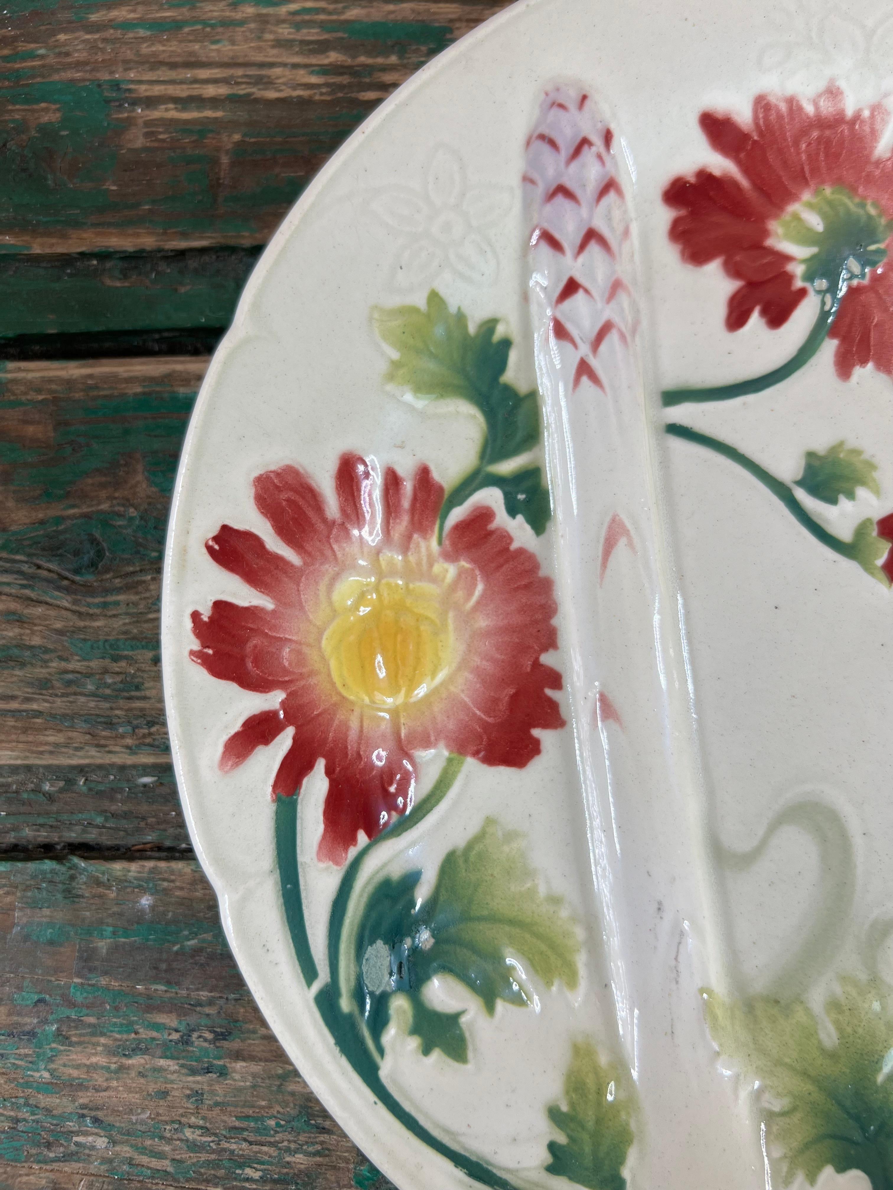 Set of 6 Majolica Asparagus Plates with Asparagus Serving Platter – Saint Clémen For Sale 2