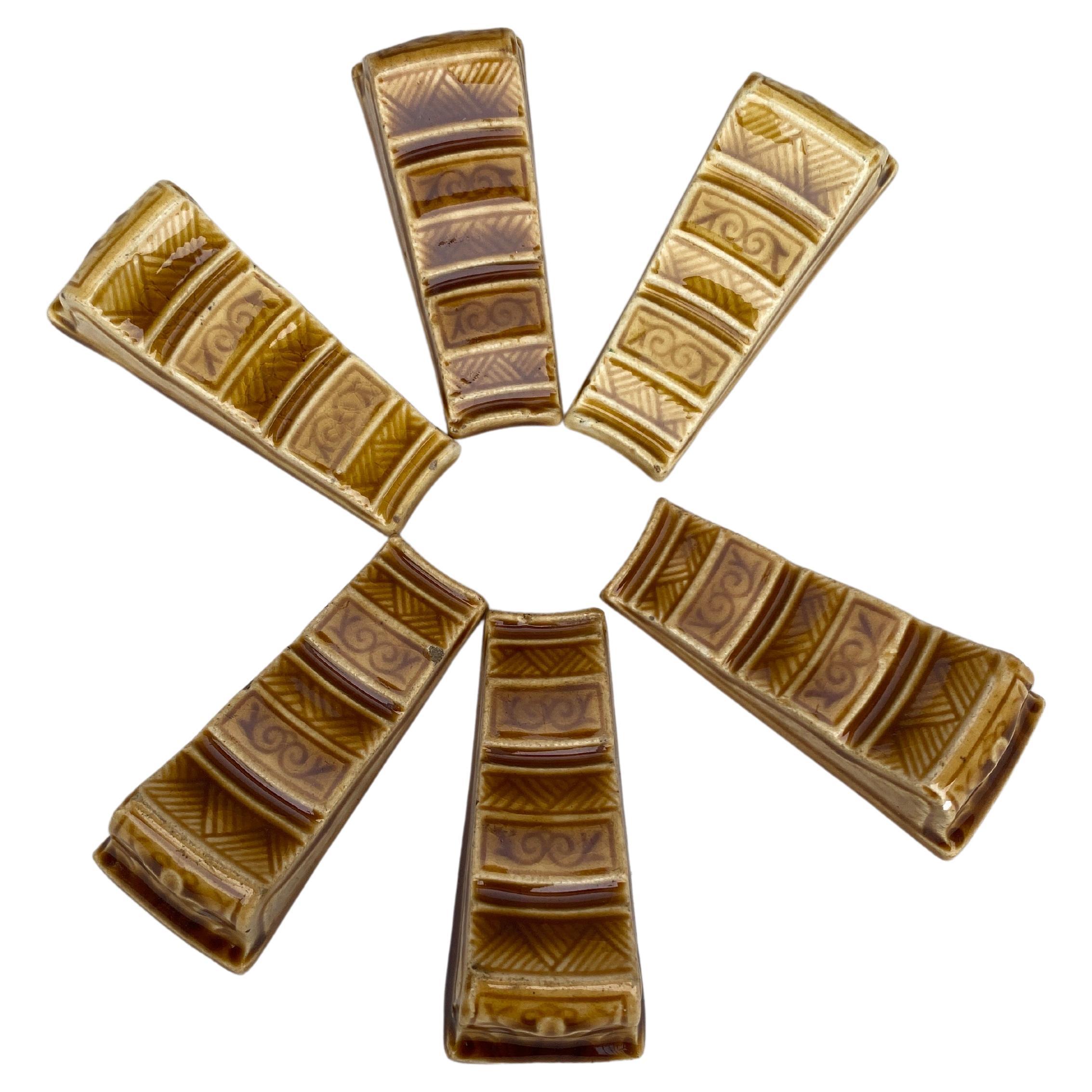 French Set of 6 Majolica Knife Rests Choisy Le Roi circa 1890 For Sale