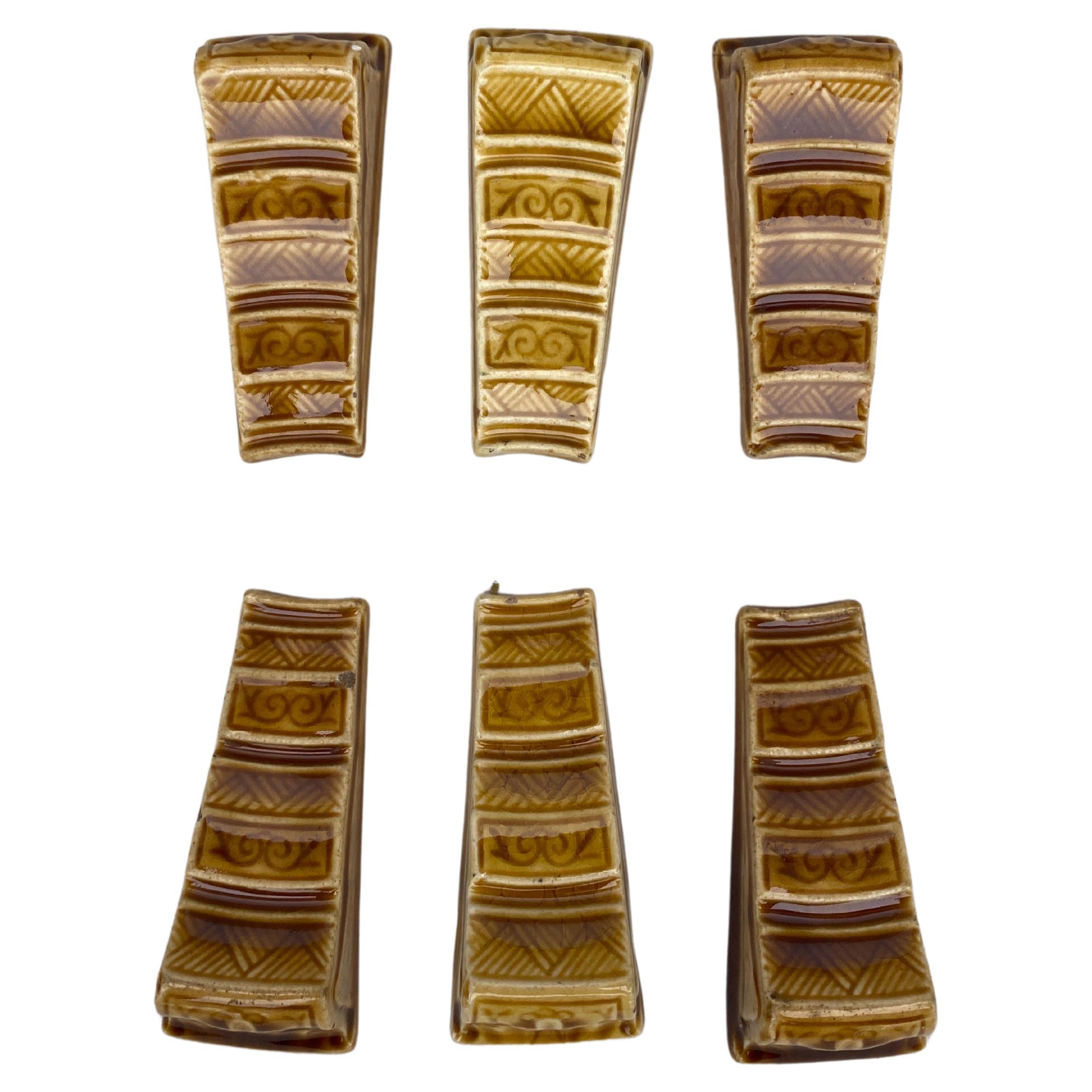 Set of 6 Majolica Knife Rests Choisy Le Roi circa 1890 In Good Condition For Sale In Austin, TX
