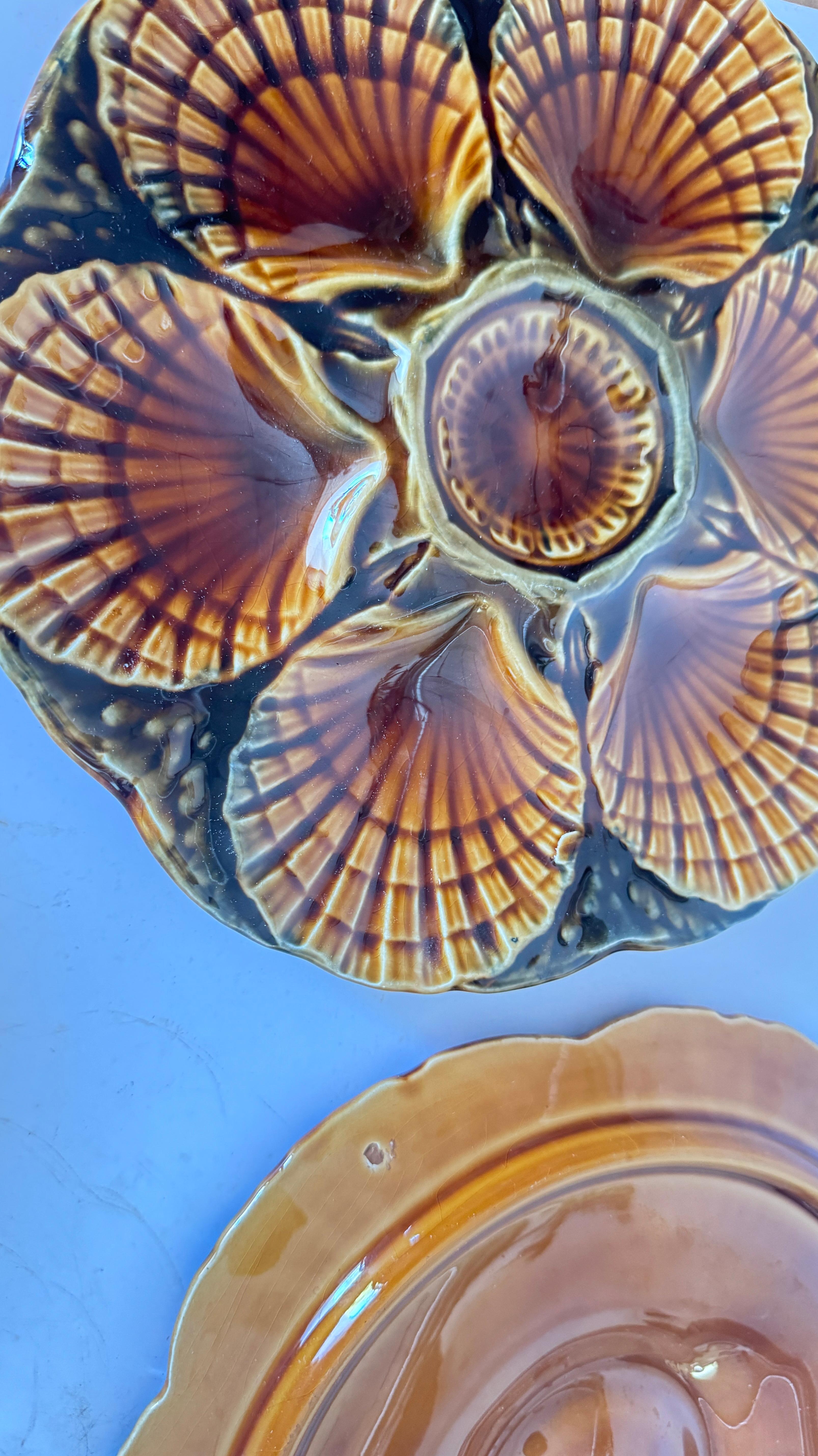 20th Century Set of 6 Majolica Oyster Plates – 19th Century – Green and Brown Glazes For Sale