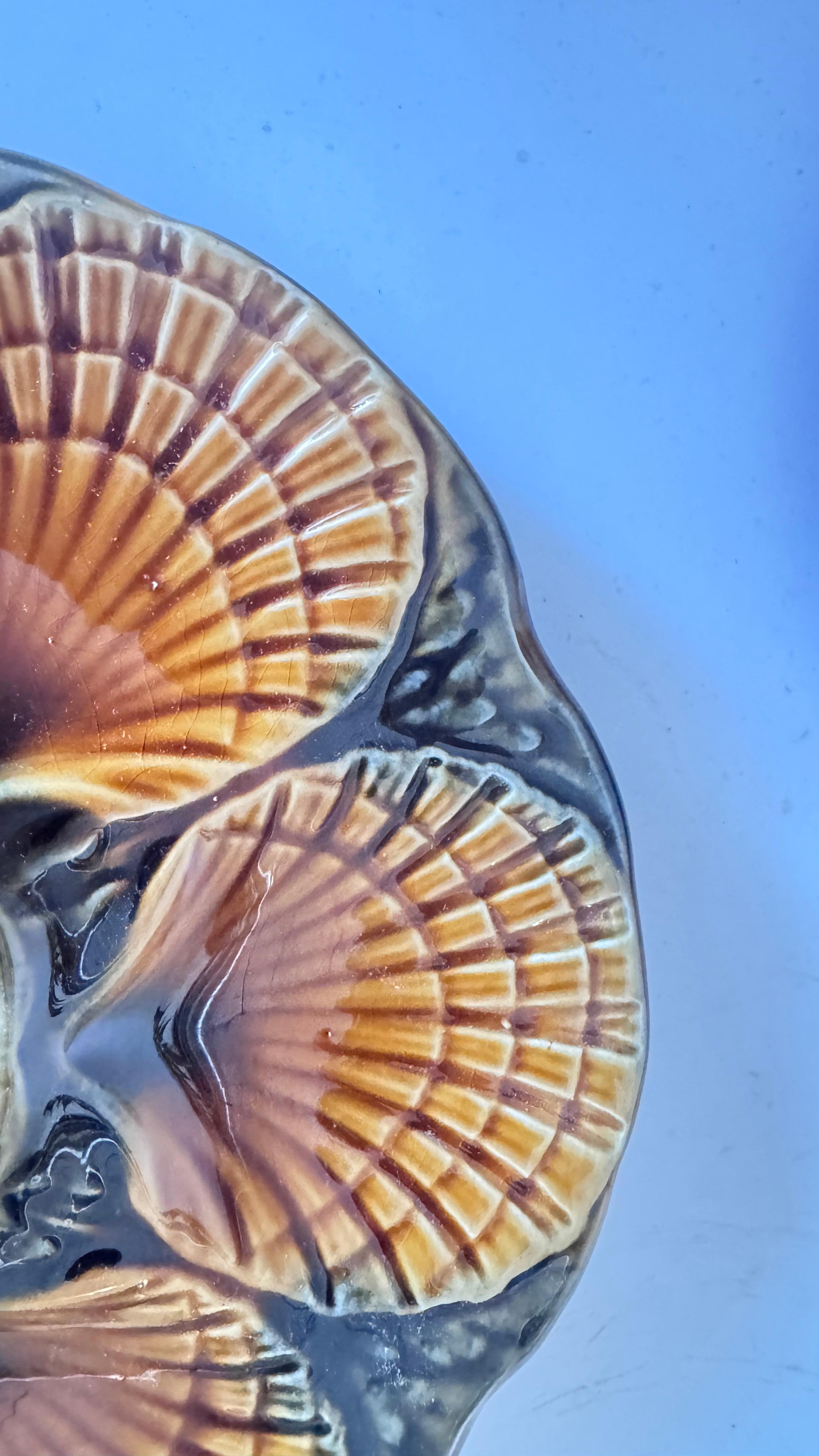 Set of 6 Majolica Oyster Plates – 19th Century – Green and Brown Glazes For Sale 1