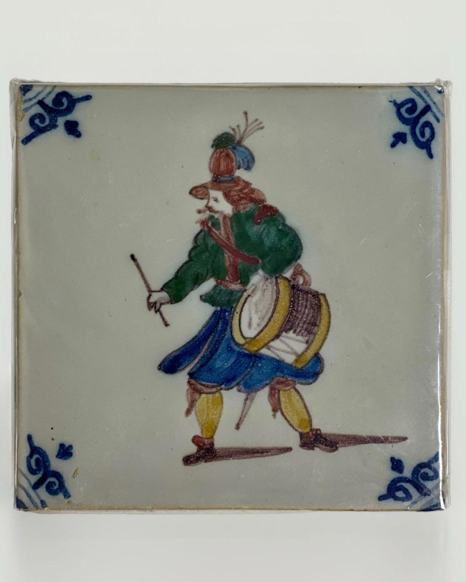Olandese Set di 6 piastrelle di Royal Tichelaar Makkum dipinte a mano in policromia di Delft in vendita