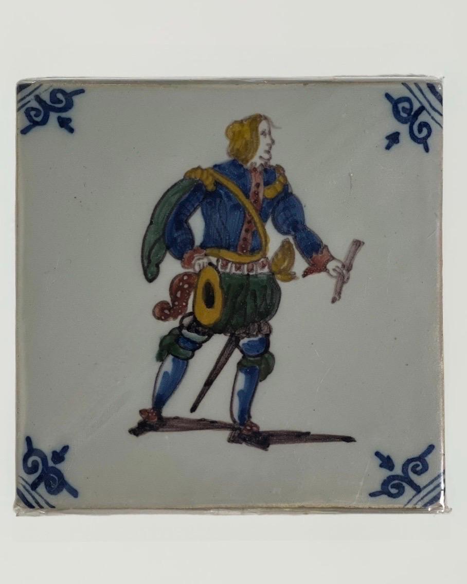 Set di 6 piastrelle di Royal Tichelaar Makkum dipinte a mano in policromia di Delft In condizioni buone in vendita a Doylestown, PA
