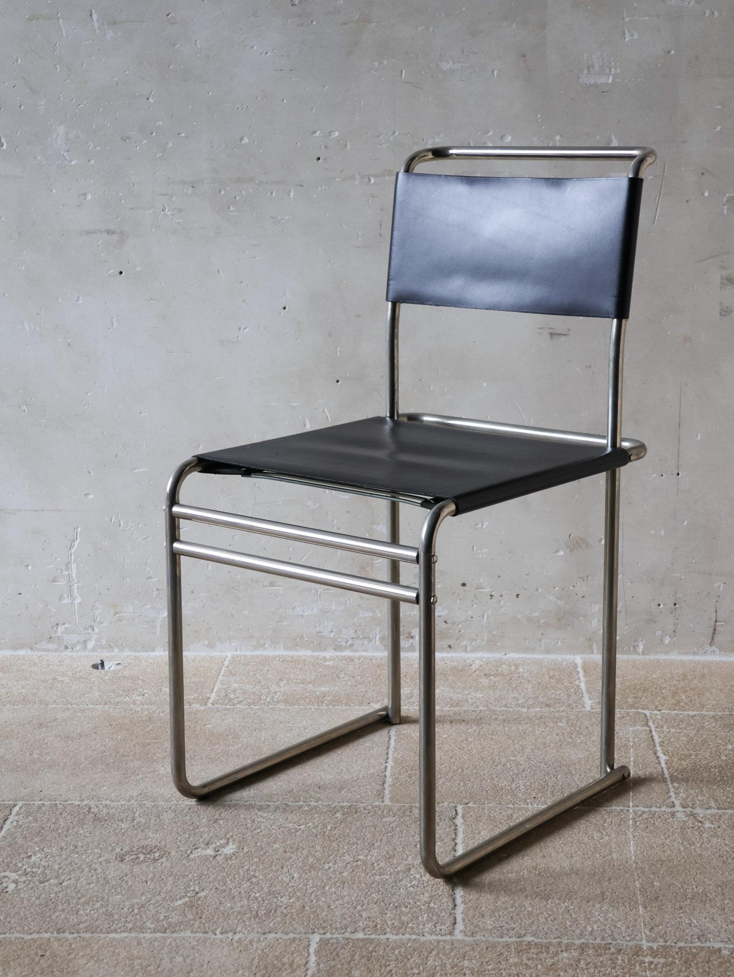 Satz von 6 Marcel Breuer B5/B40 Stühlen mit röhrenförmigem Gestell und schwarzem Leder im Zustand „Gut“ im Angebot in Baambrugge, NL