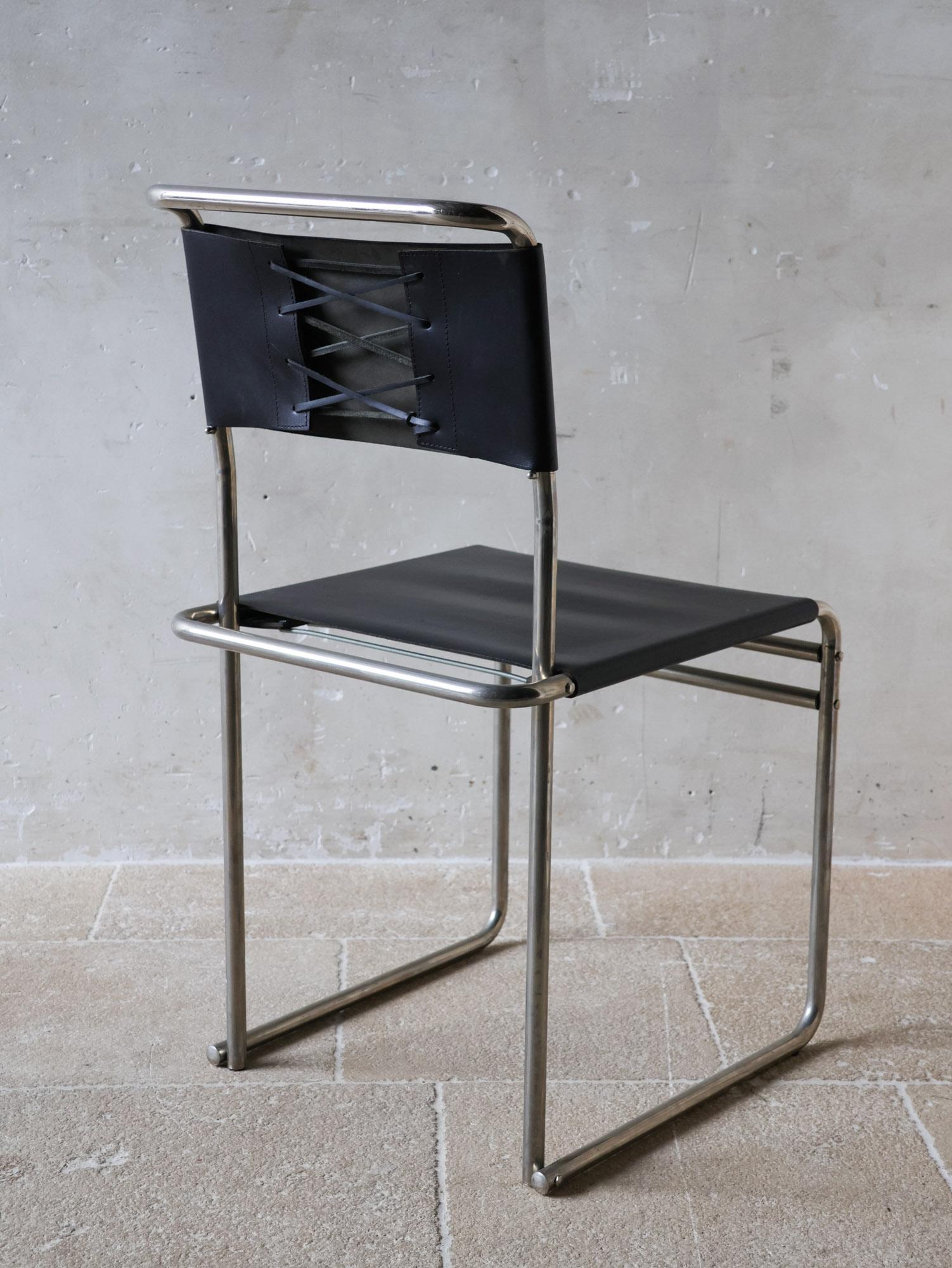 Satz von 6 Marcel Breuer B5/B40 Stühlen mit röhrenförmigem Gestell und schwarzem Leder (Mitte des 20. Jahrhunderts) im Angebot