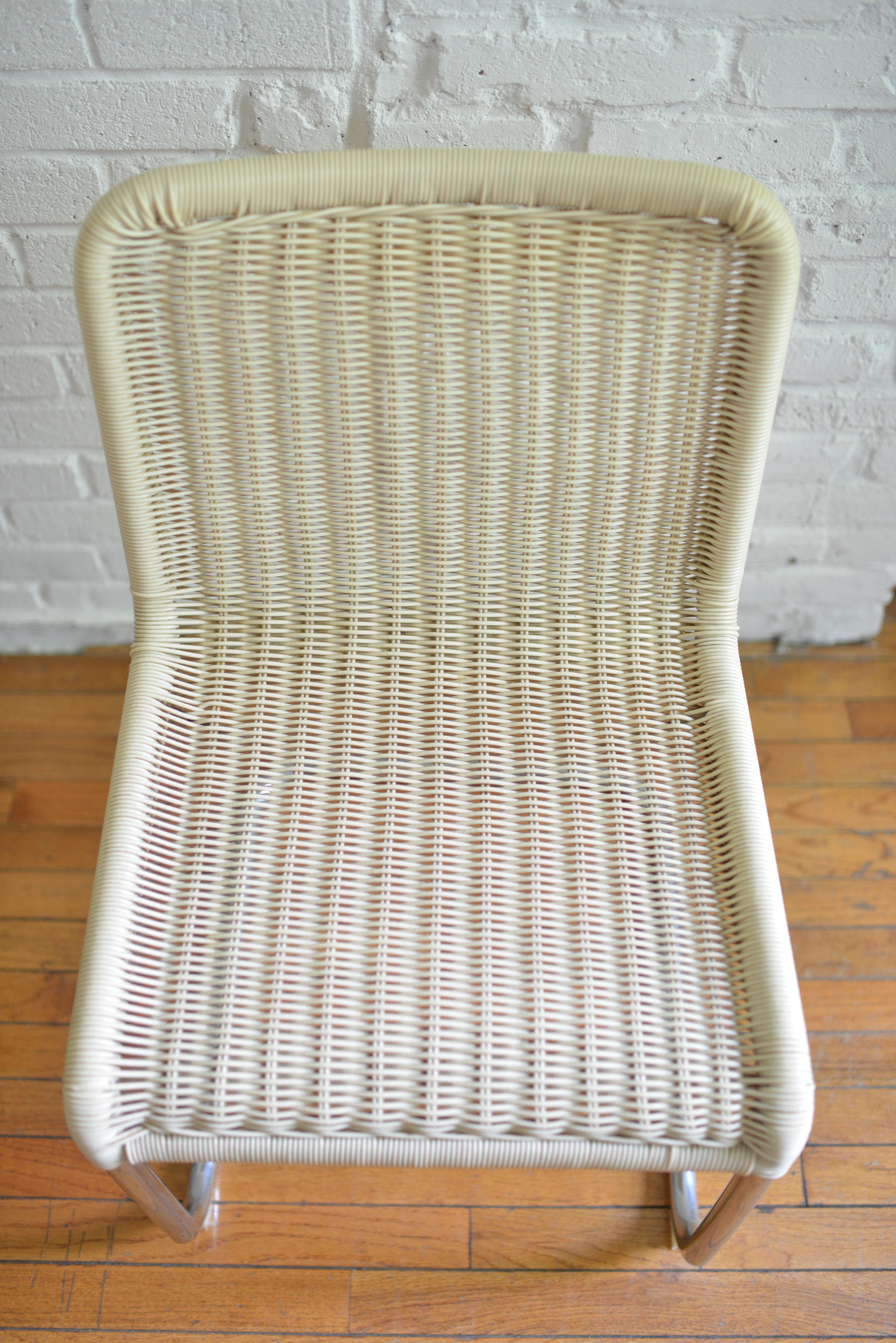 Ensemble de 6 chaises en rotin acrylique tissé et chrome de style Marcel Breuer en vente 9