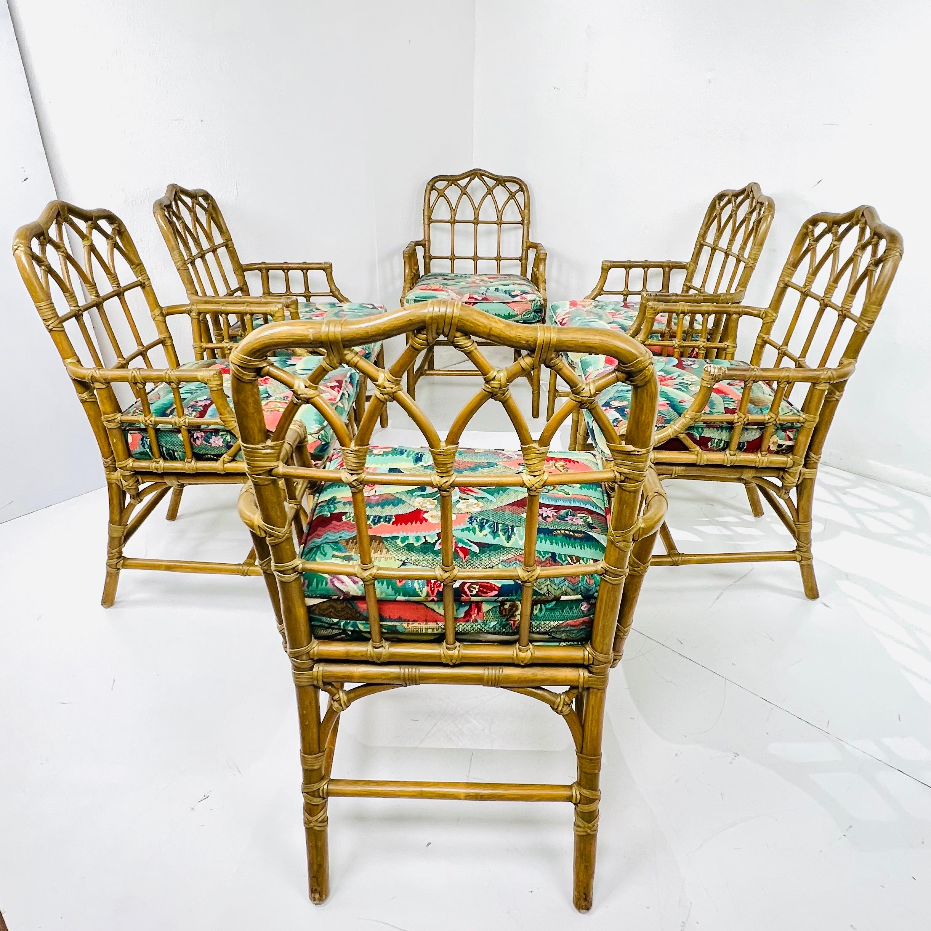 Organique Ensemble de 6 chaises de salle à manger cathédrales McGuire en rotin en vente