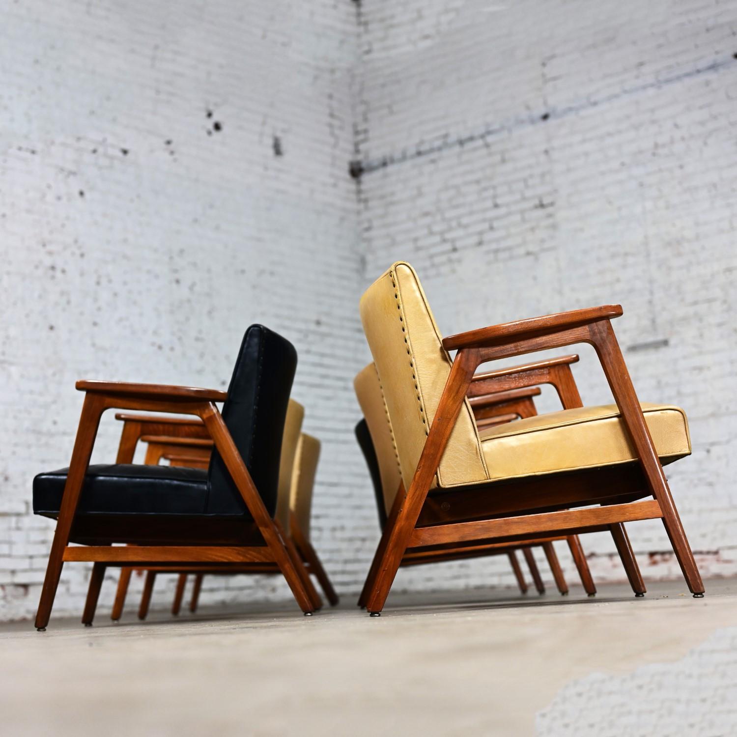 Set of 6 MCM Gunlocke Armchairs 4 Gold & 2 Black Leather with Walnut Frames 1