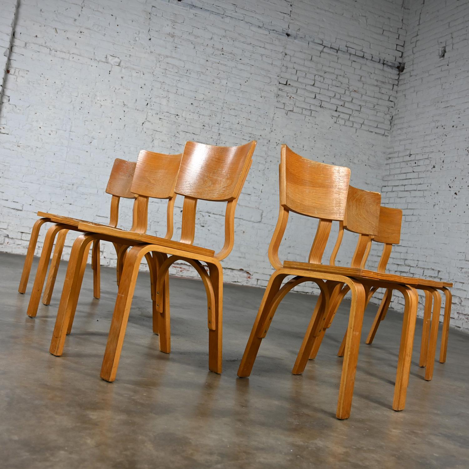 Ensemble de 6 chaises de salle à manger MCM Thonet #1216 en contreplaqué de chêne courbé, assise en selle, arc simple en vente 3
