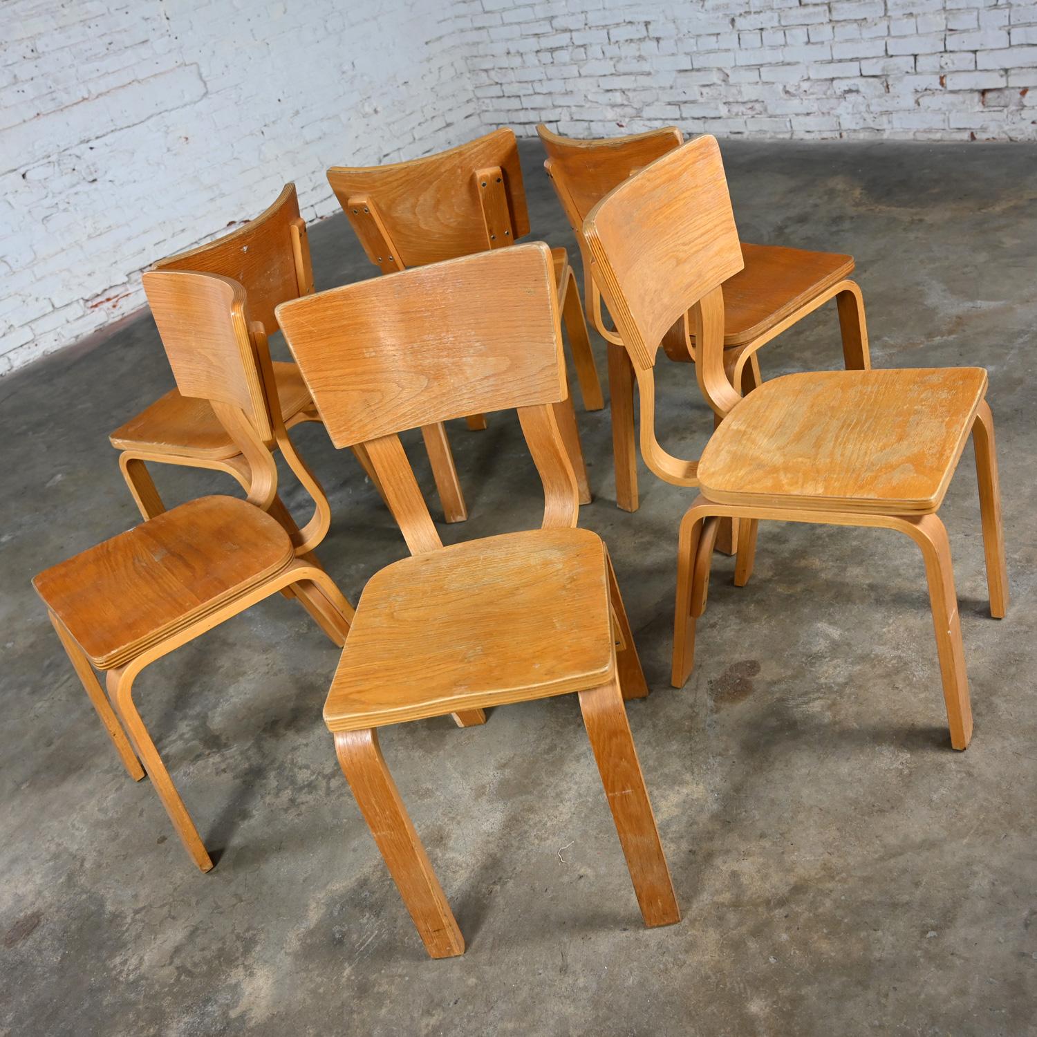 Ensemble de 6 chaises de salle à manger MCM Thonet #1216 en contreplaqué de chêne courbé, assise en selle, arc simple en vente 4