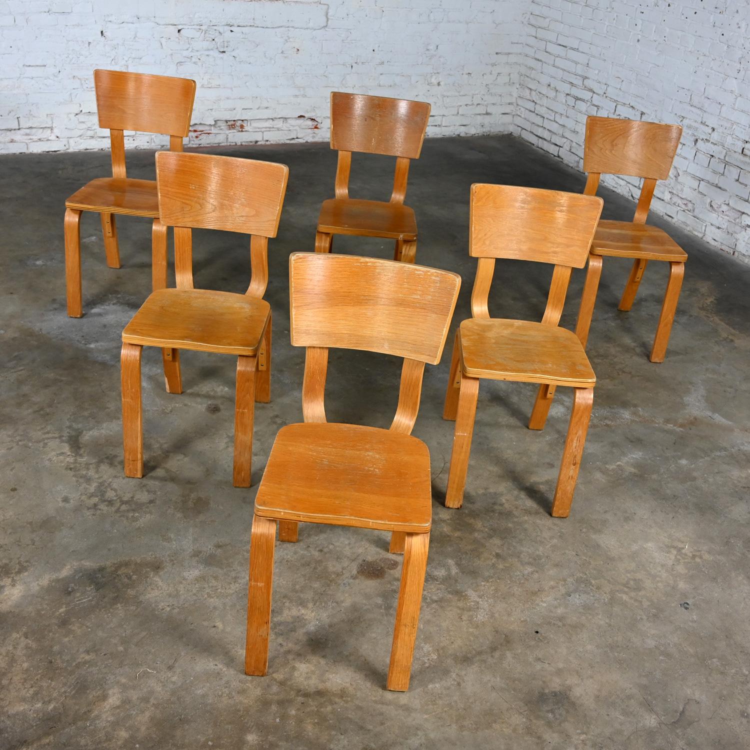 Ensemble de 6 chaises de salle à manger MCM Thonet #1216 en contreplaqué de chêne courbé, assise en selle, arc simple en vente 5