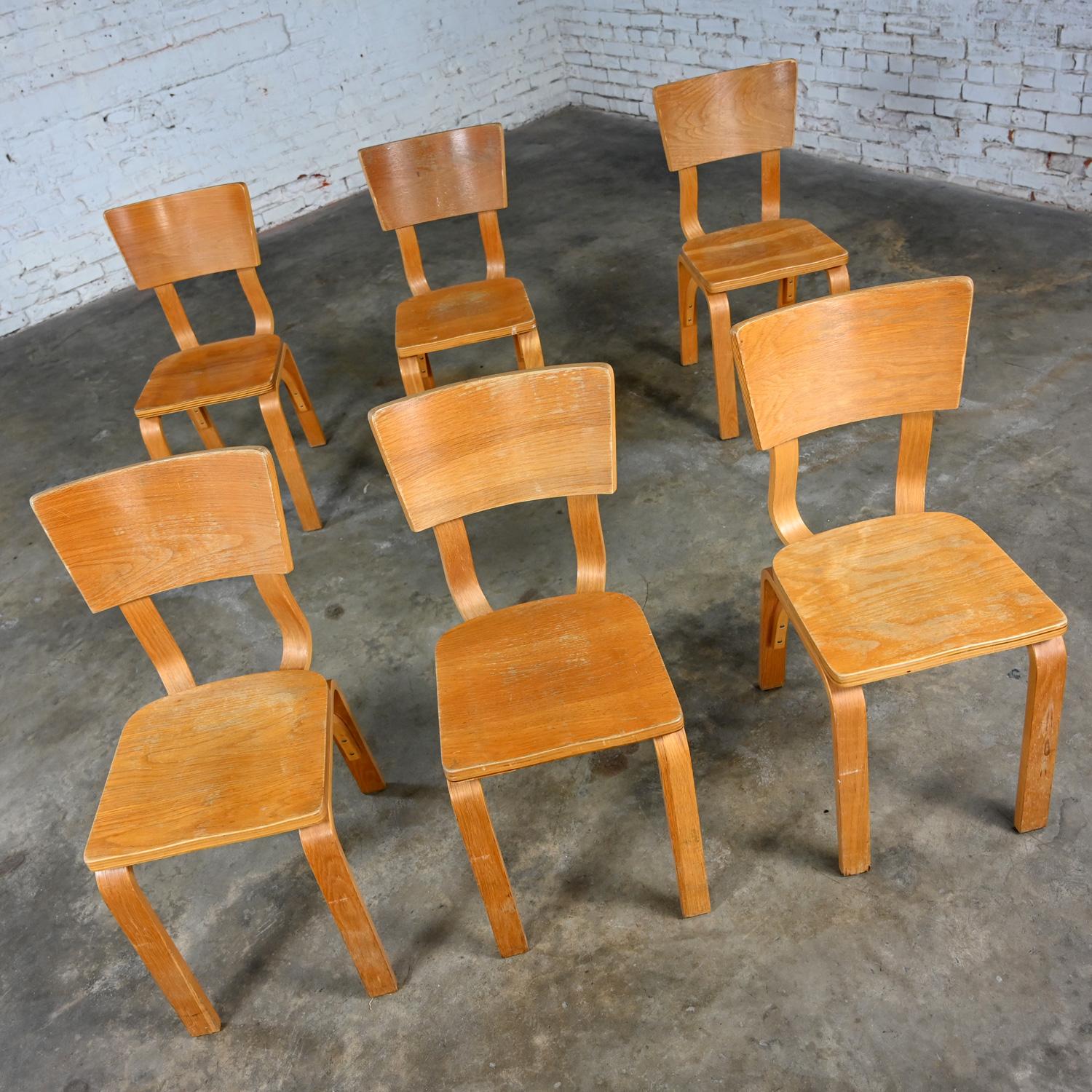 Ensemble de 6 chaises de salle à manger MCM Thonet #1216 en contreplaqué de chêne courbé, assise en selle, arc simple en vente 2